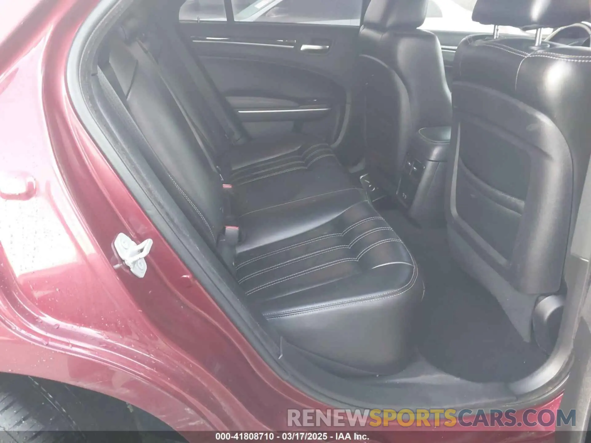 8 Photograph of a damaged car 2C3CCABGXKH577819 CHRYSLER 300 2019