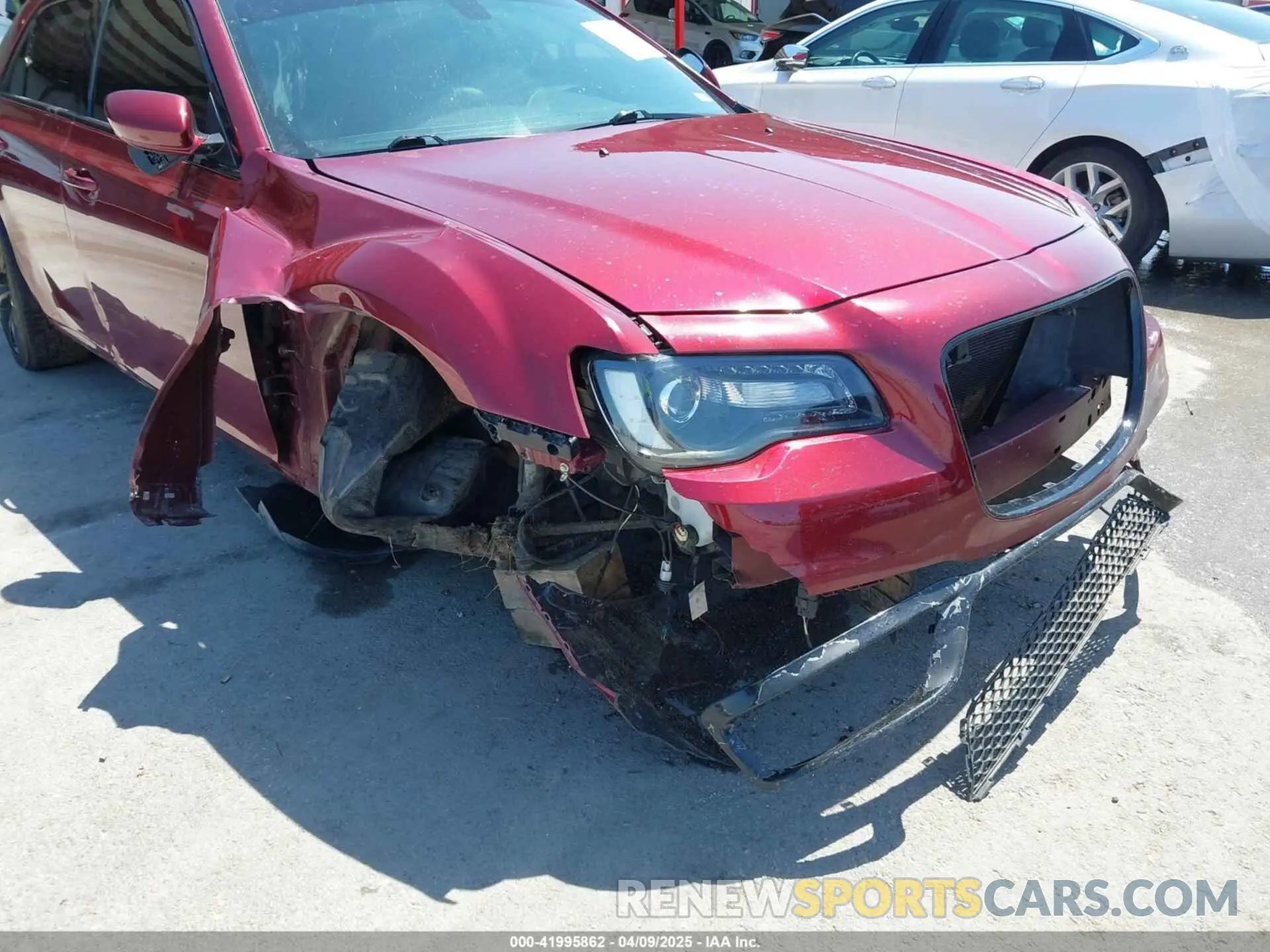6 Photograph of a damaged car 2C3CCABGXKH686121 CHRYSLER 300 2019