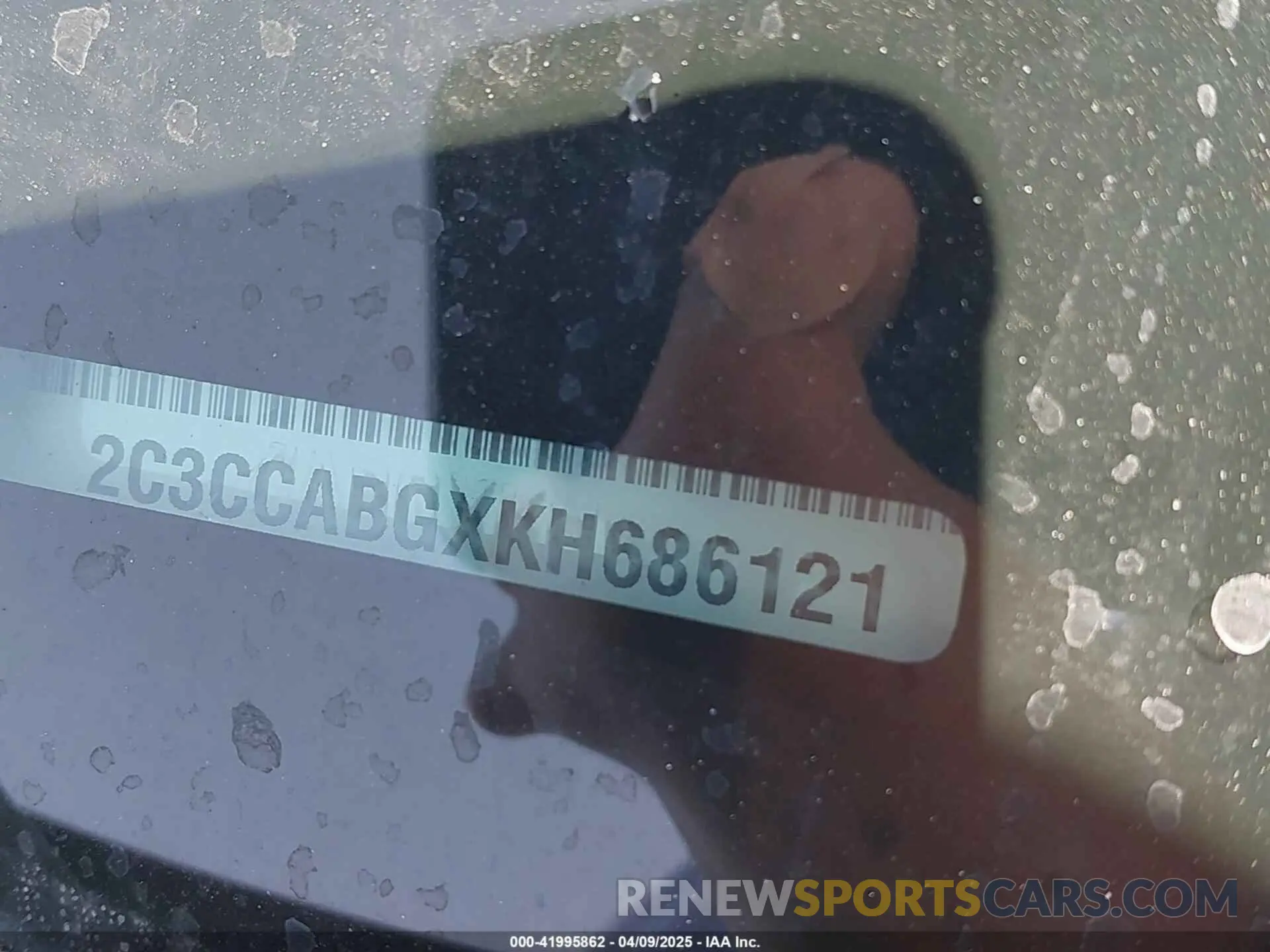 9 Photograph of a damaged car 2C3CCABGXKH686121 CHRYSLER 300 2019
