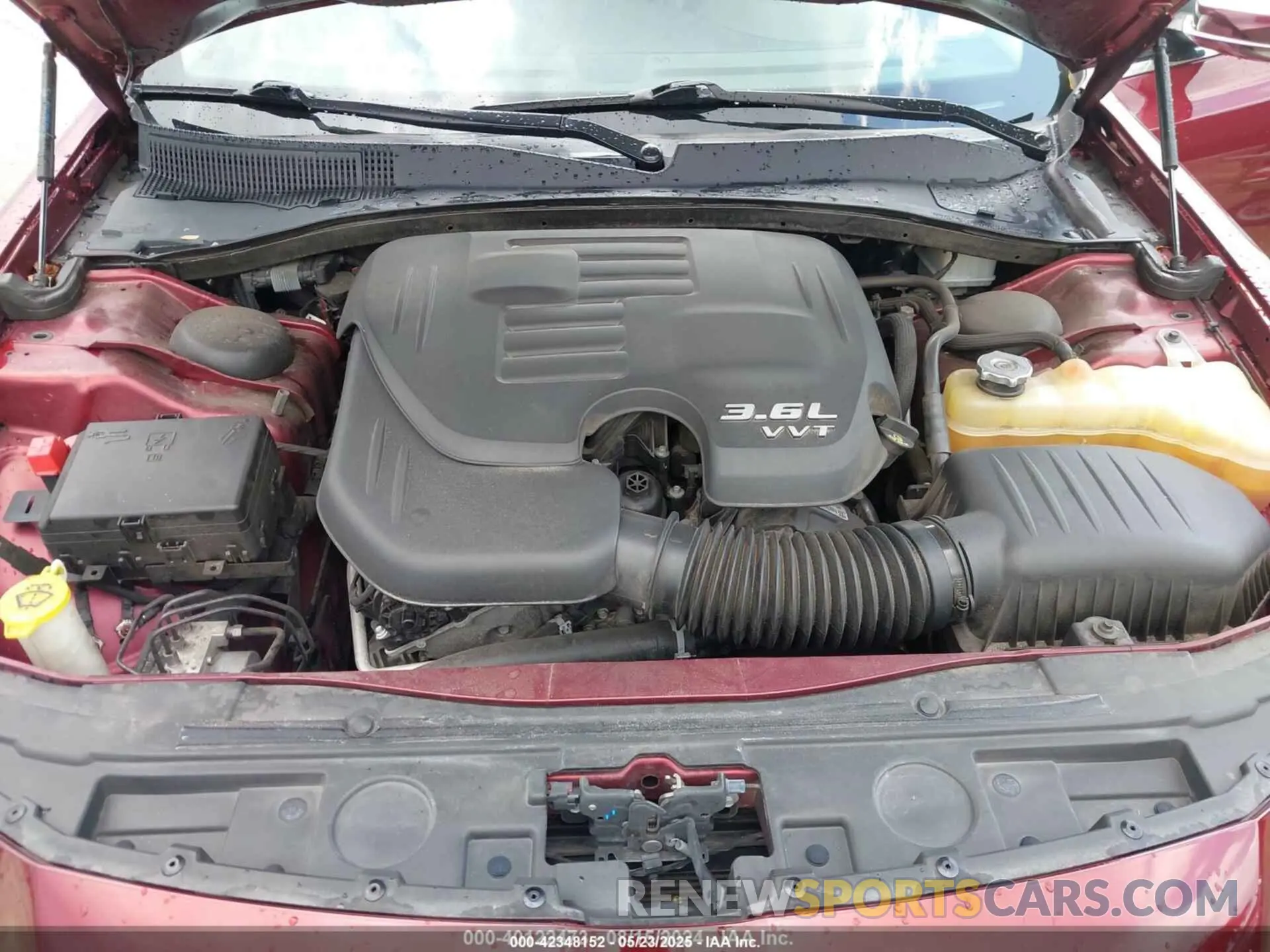 10 Photograph of a damaged car 2C3CCAEG0KH585777 CHRYSLER 300 2019