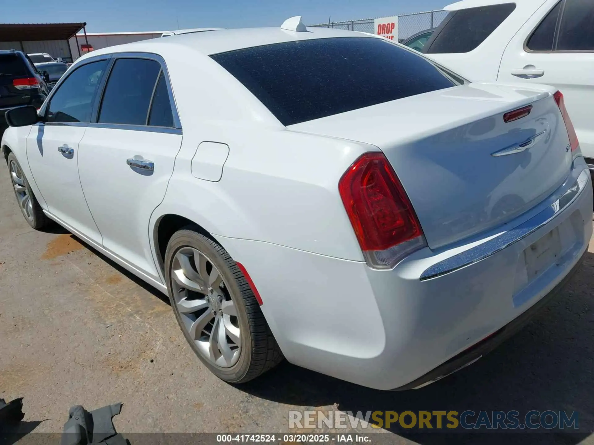 3 Фотография поврежденного автомобиля 2C3CCAEG0KH614095 CHRYSLER 300 2019