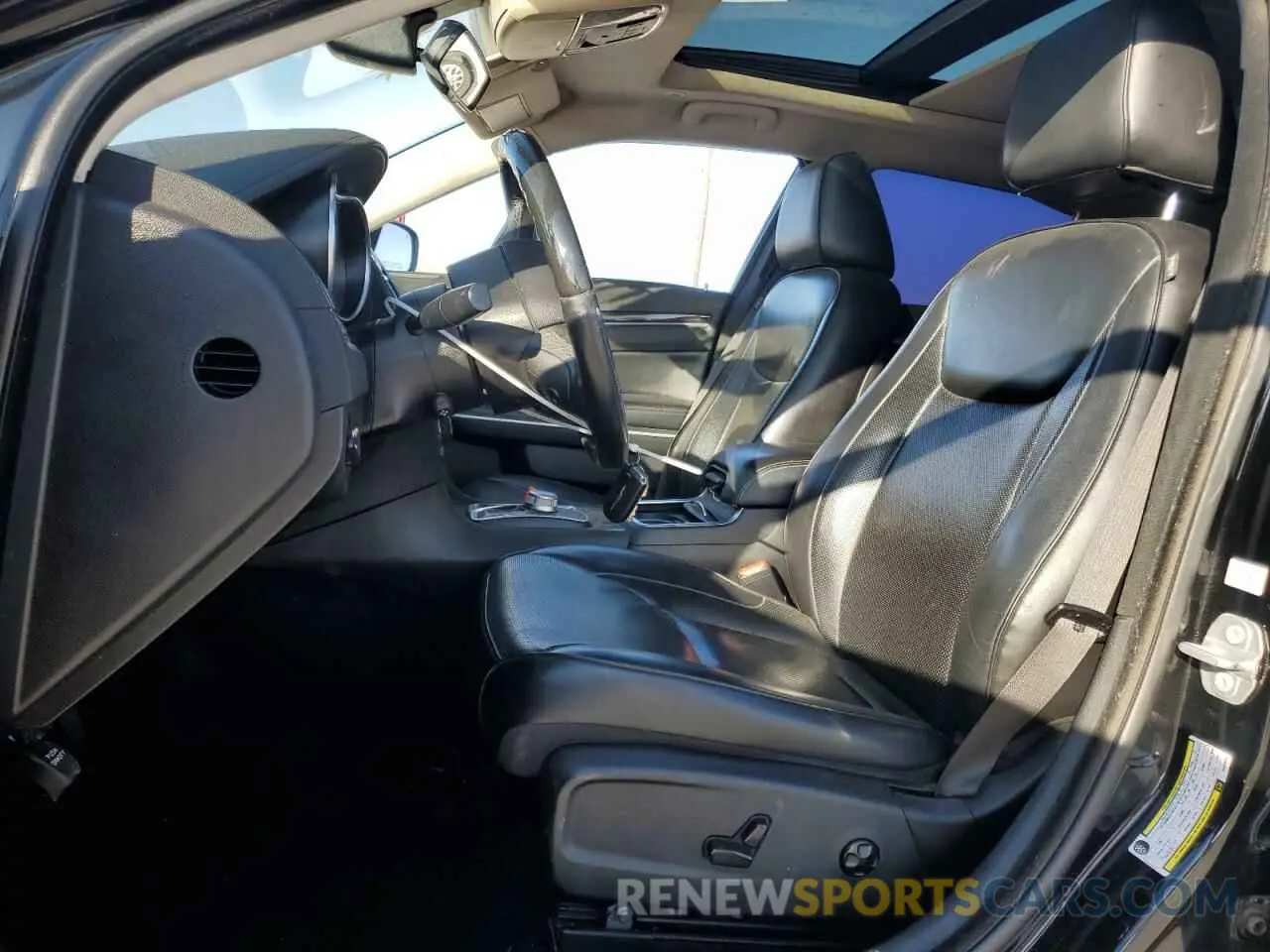 7 Photograph of a damaged car 2C3CCAEG2KH555681 CHRYSLER 300 2019