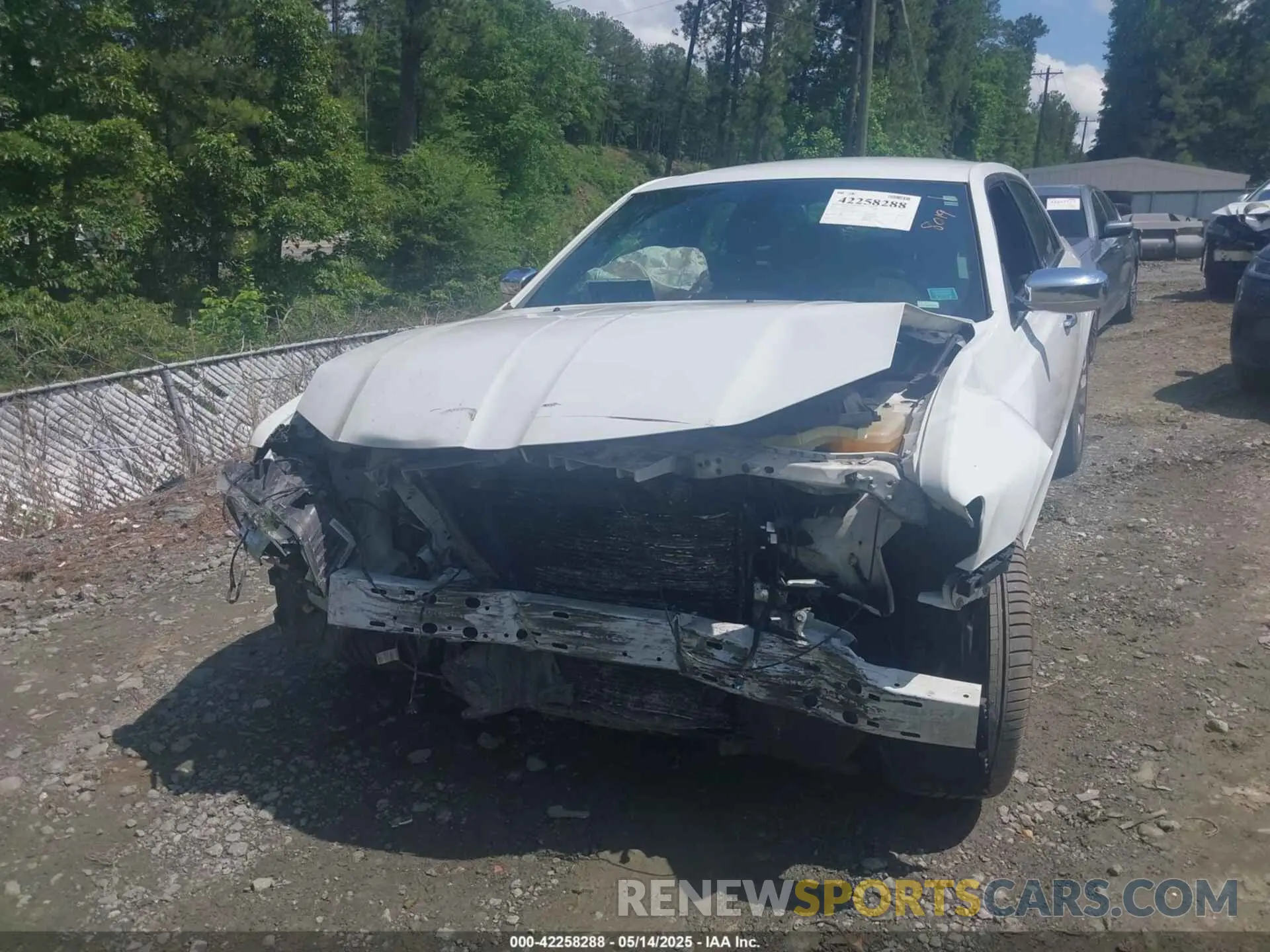 6 Photograph of a damaged car 2C3CCAEG3KH528019 CHRYSLER 300 2019