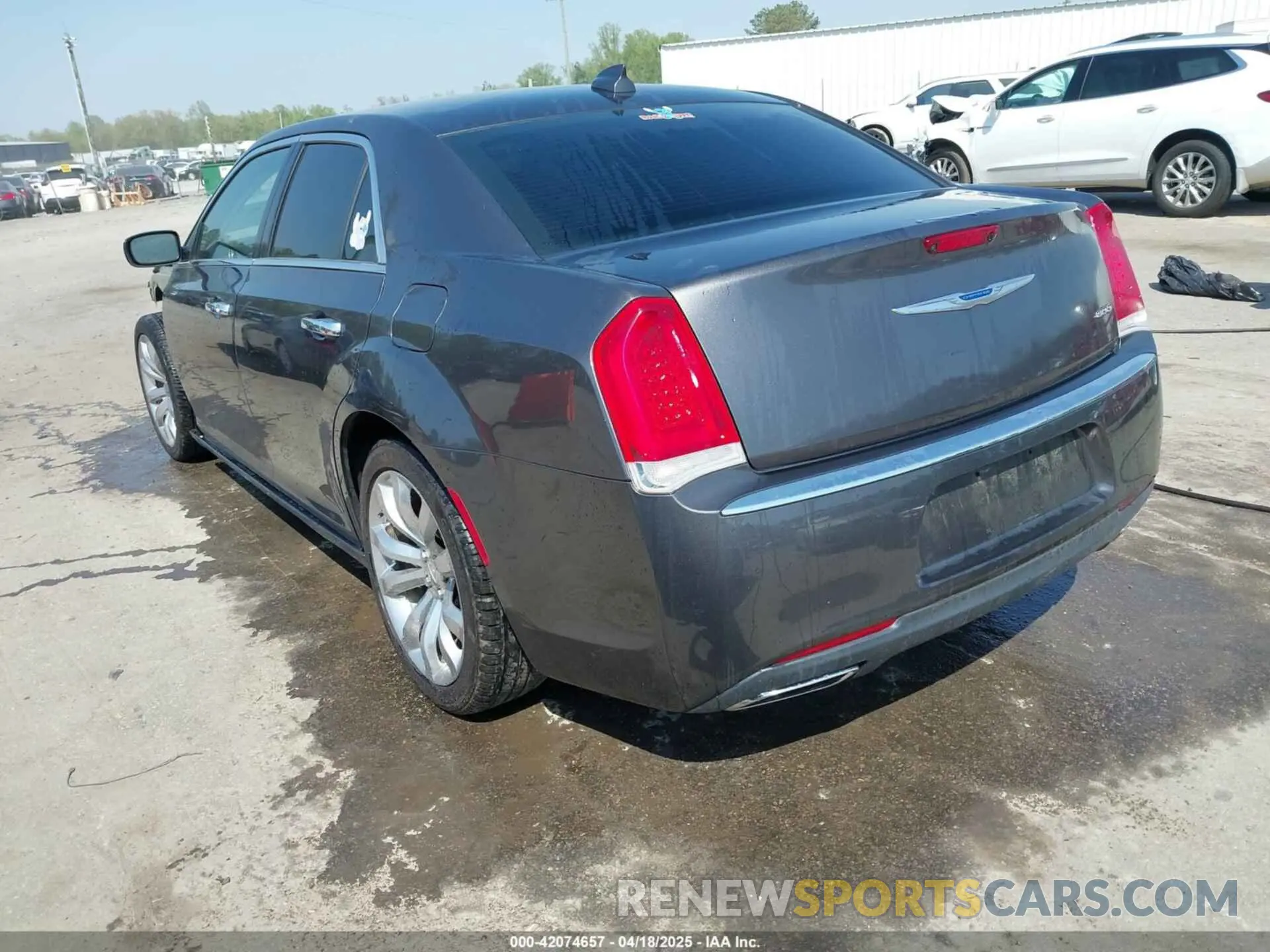 3 Фотография поврежденного автомобиля 2C3CCAEG3KH528585 CHRYSLER 300 2019