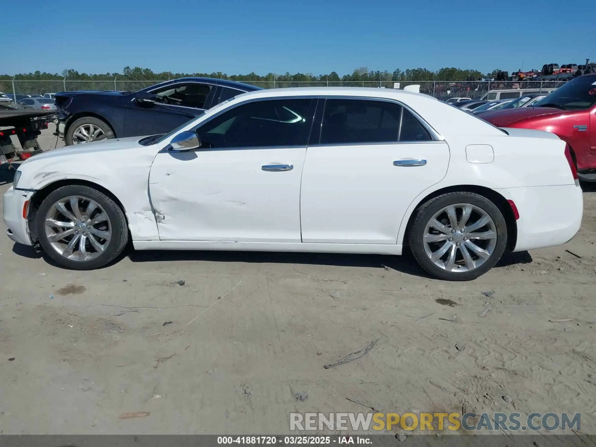 14 Photograph of a damaged car 2C3CCAEG3KH536492 CHRYSLER 300 2019