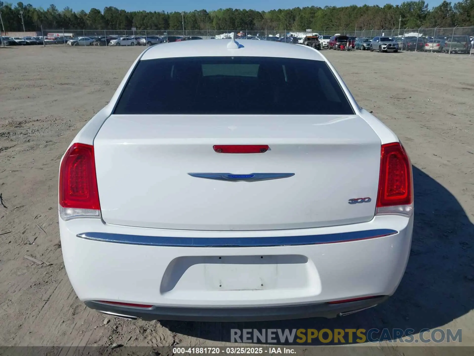 16 Photograph of a damaged car 2C3CCAEG3KH536492 CHRYSLER 300 2019