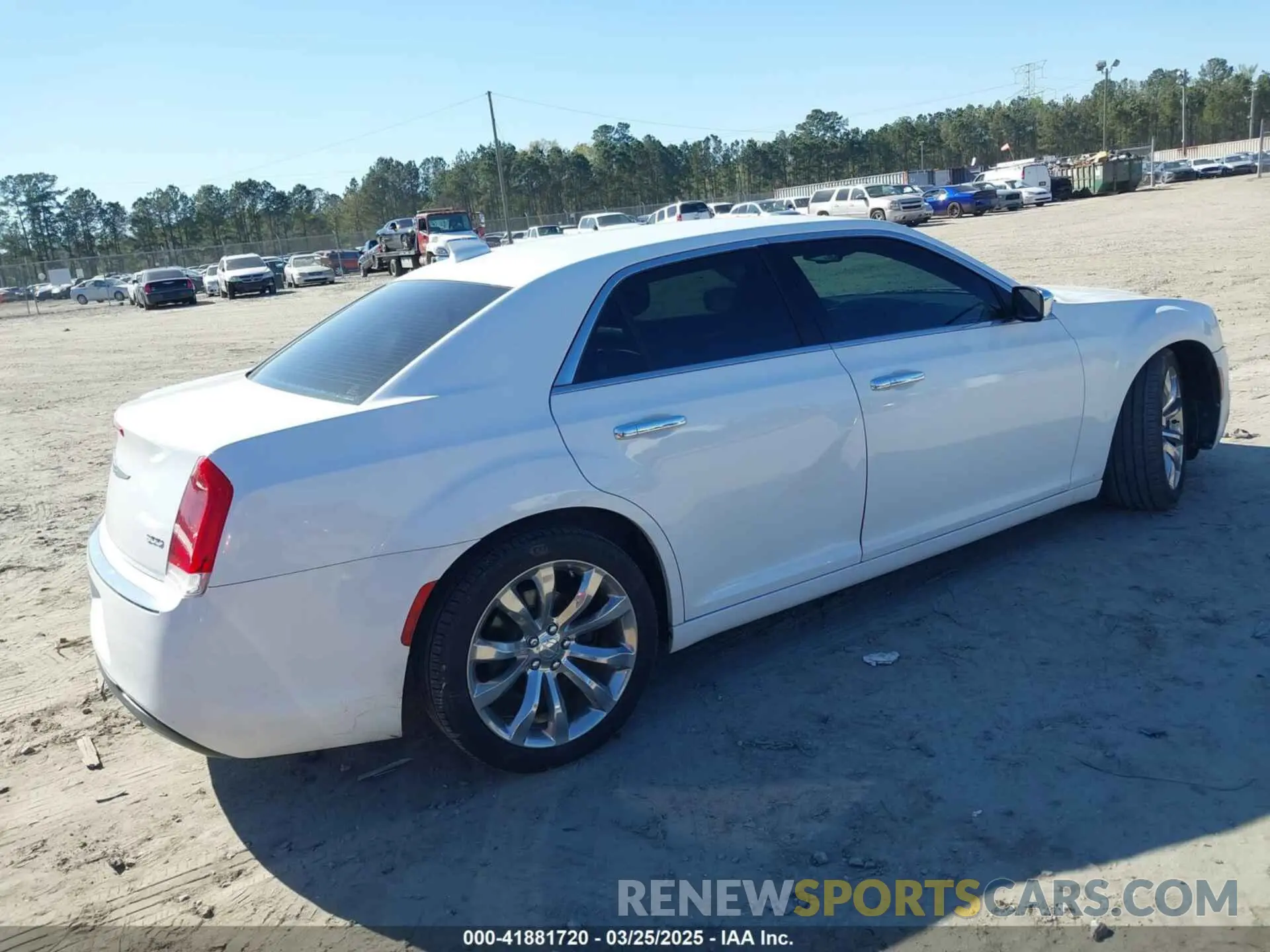 4 Photograph of a damaged car 2C3CCAEG3KH536492 CHRYSLER 300 2019