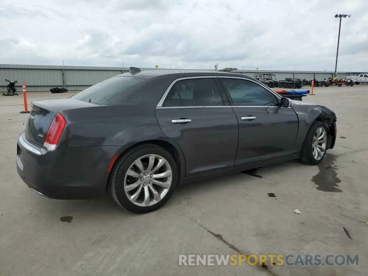 3 Фотография поврежденного автомобиля 2C3CCAEG3KH585899 CHRYSLER 300 2019