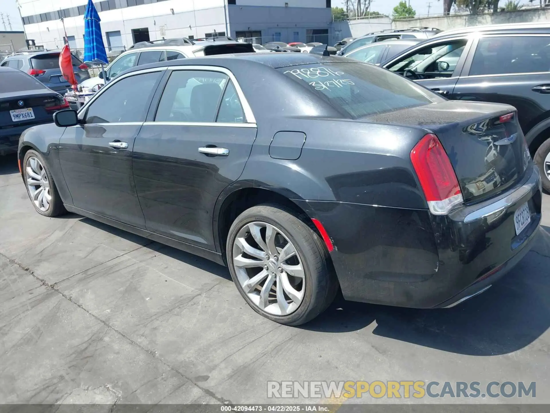 3 Фотография поврежденного автомобиля 2C3CCAEG3KH697988 CHRYSLER 300 2019