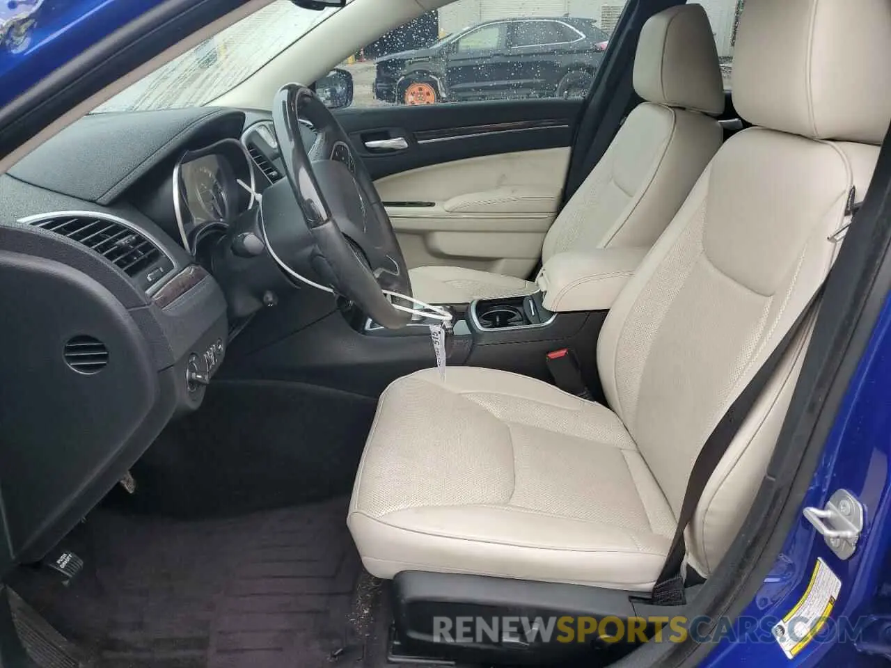 7 Фотография поврежденного автомобиля 2C3CCAEG4KH528739 CHRYSLER 300 2019