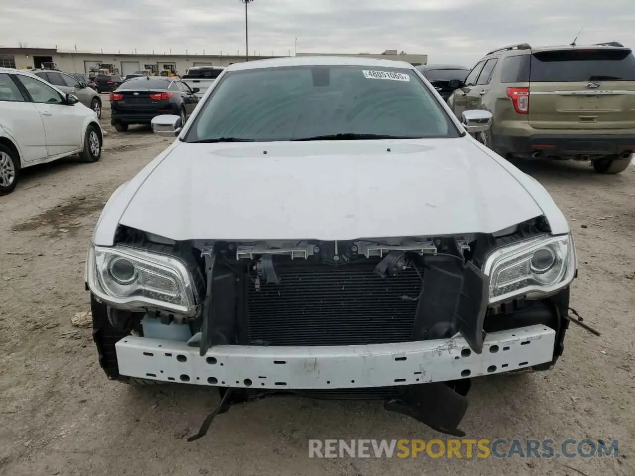 5 Photograph of a damaged car 2C3CCAEG6KH609791 CHRYSLER 300 2019