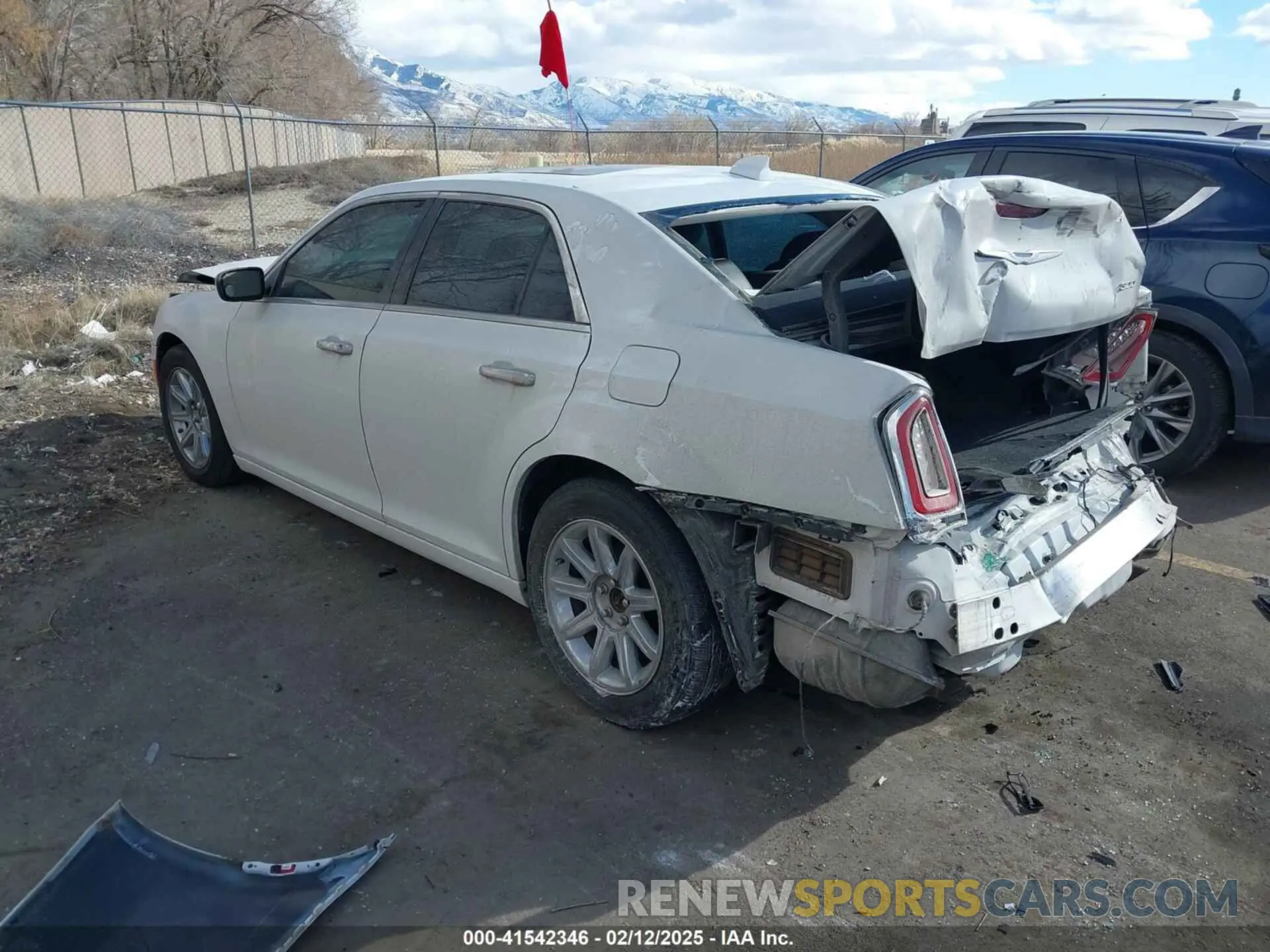 3 Photograph of a damaged car 2C3CCAEG7KH566112 CHRYSLER 300 2019