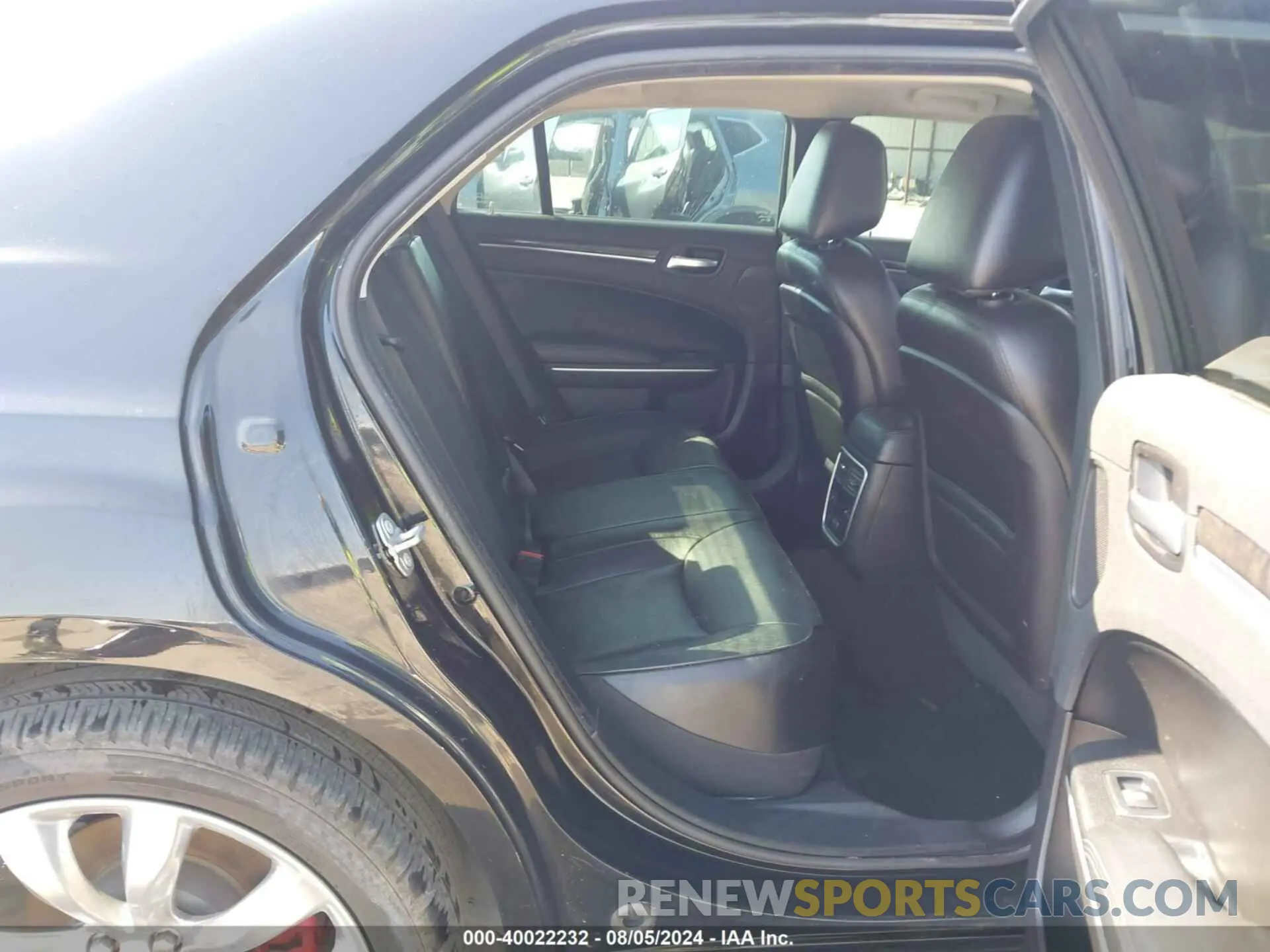8 Фотография поврежденного автомобиля 2C3CCAEG9KH705883 CHRYSLER 300 2019