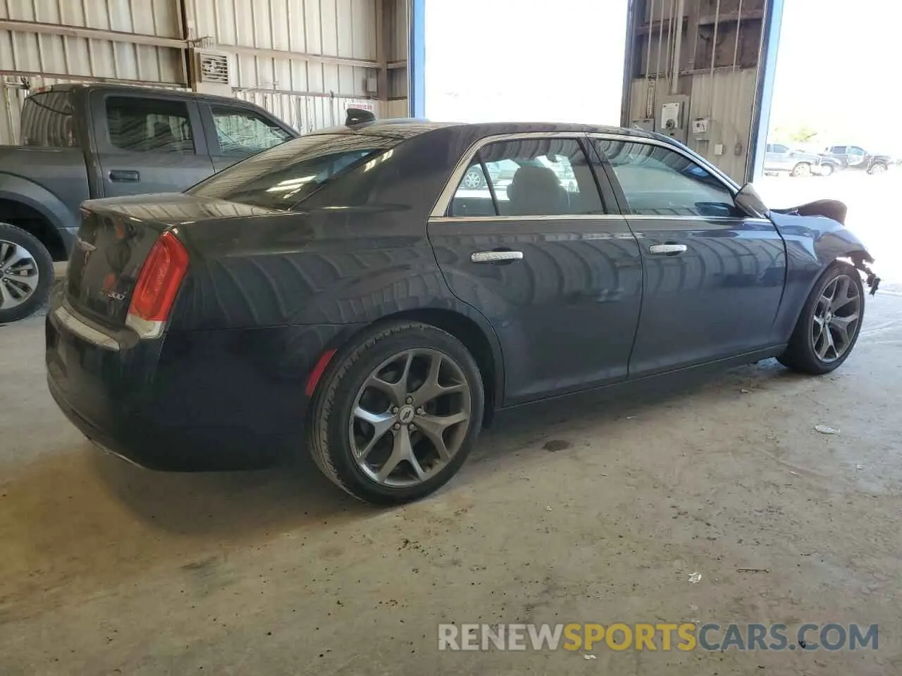 3 Photograph of a damaged car 2C3CCAEGXKH528082 CHRYSLER 300 2019