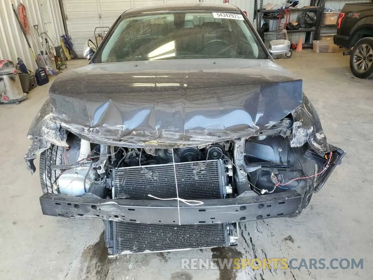 5 Photograph of a damaged car 2C3CCAEGXKH528082 CHRYSLER 300 2019