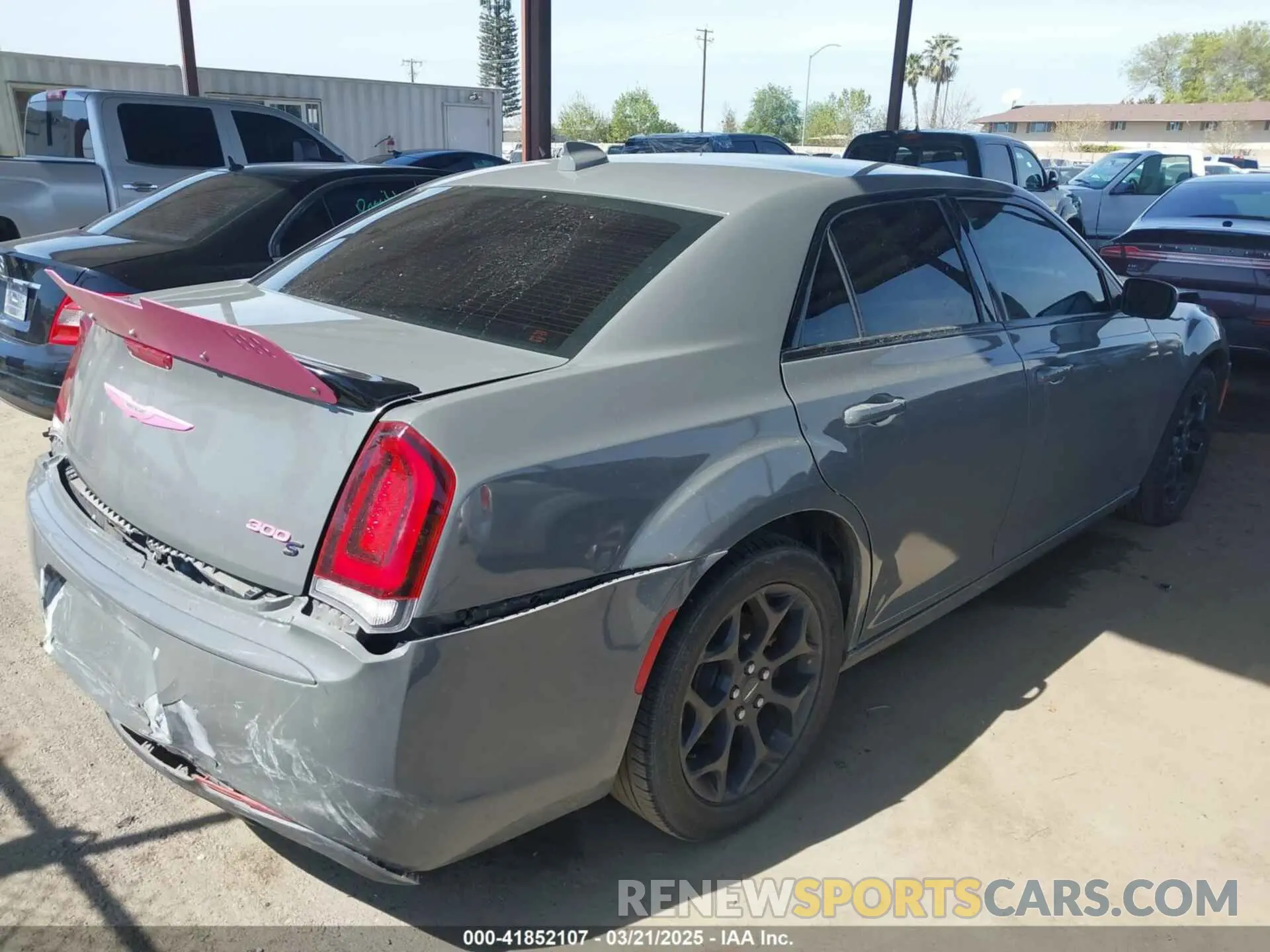 4 Photograph of a damaged car 2C3CCAGG3KH542774 CHRYSLER 300 2019