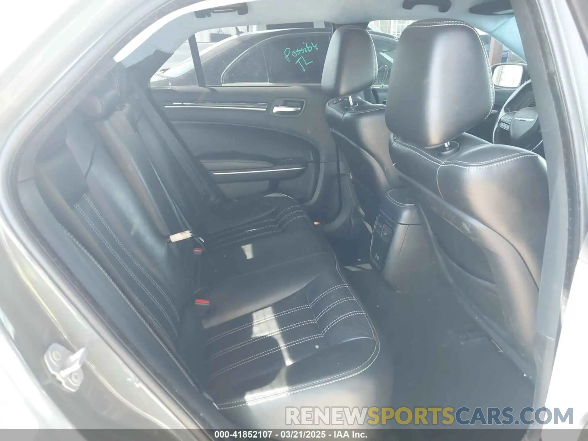 8 Photograph of a damaged car 2C3CCAGG3KH542774 CHRYSLER 300 2019