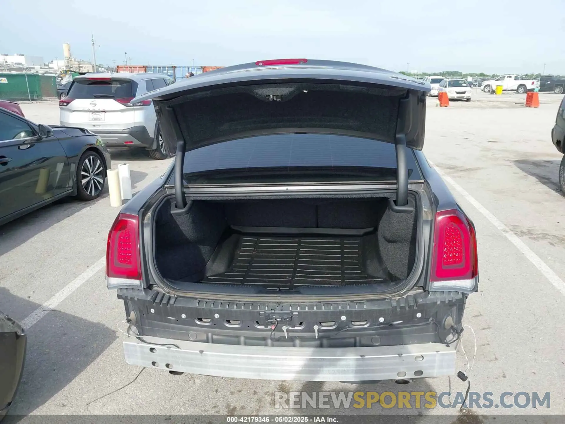 6 Фотография поврежденного автомобиля 2C3CCAGG3KH648934 CHRYSLER 300 2019