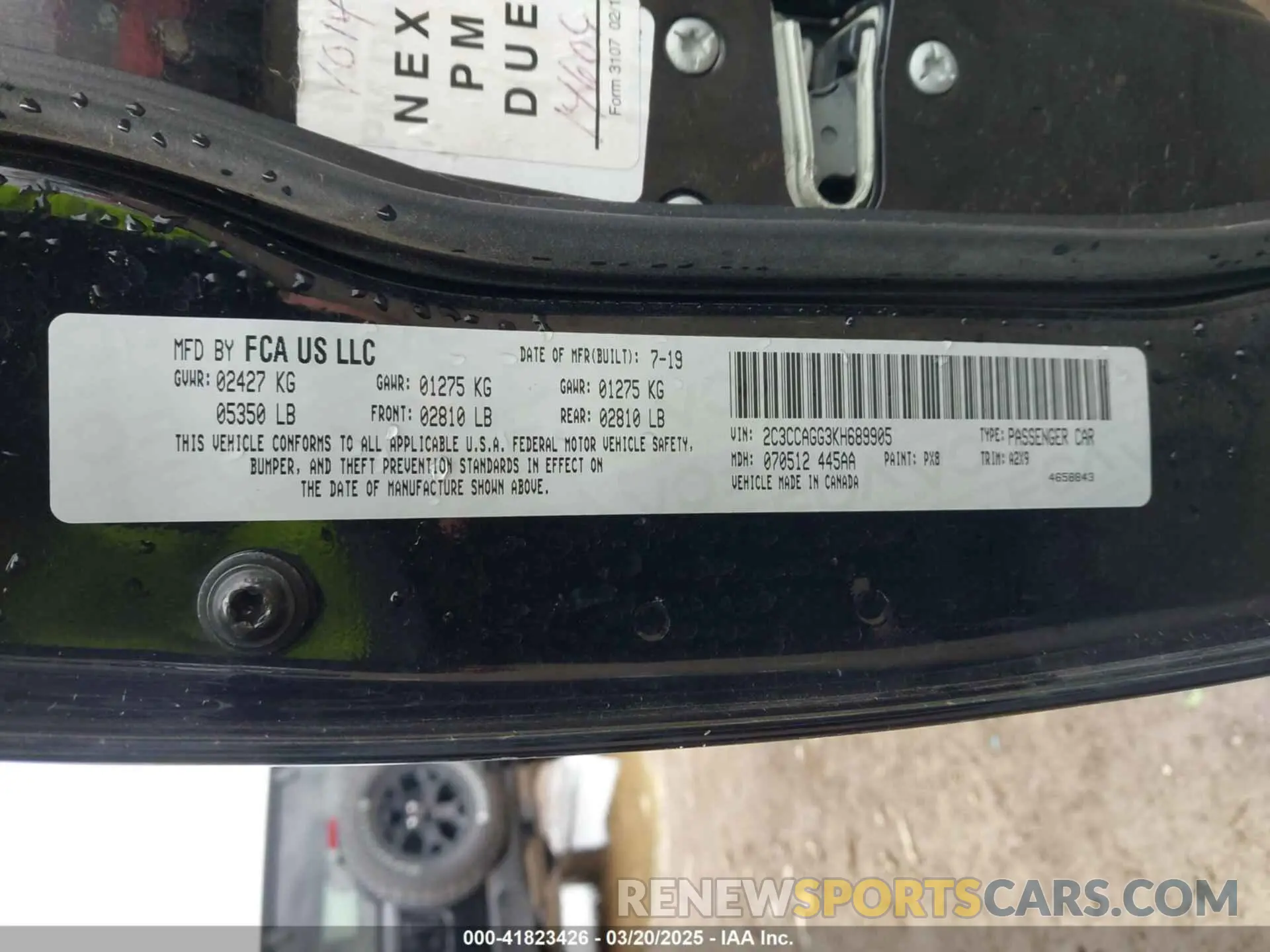 9 Photograph of a damaged car 2C3CCAGG3KH689905 CHRYSLER 300 2019