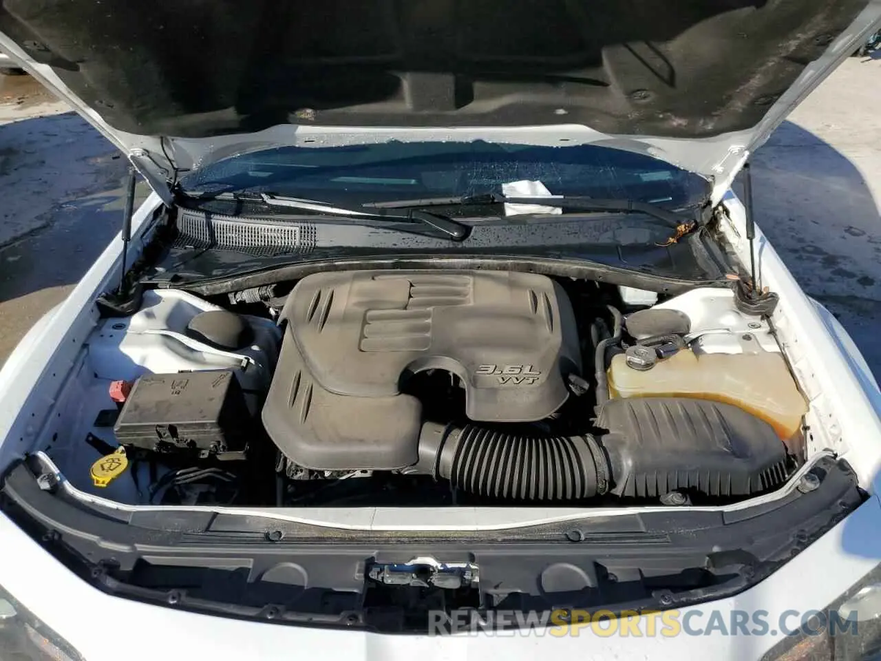 11 Photograph of a damaged car 2C3CCAGGXKH538284 CHRYSLER 300 2019