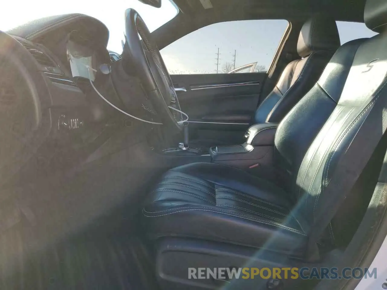 7 Photograph of a damaged car 2C3CCAGGXKH538284 CHRYSLER 300 2019