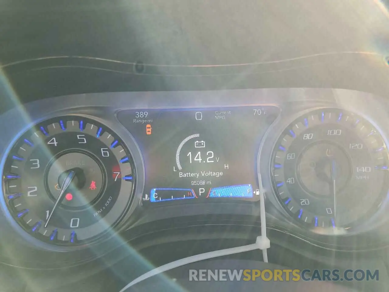 9 Photograph of a damaged car 2C3CCAGGXKH538284 CHRYSLER 300 2019