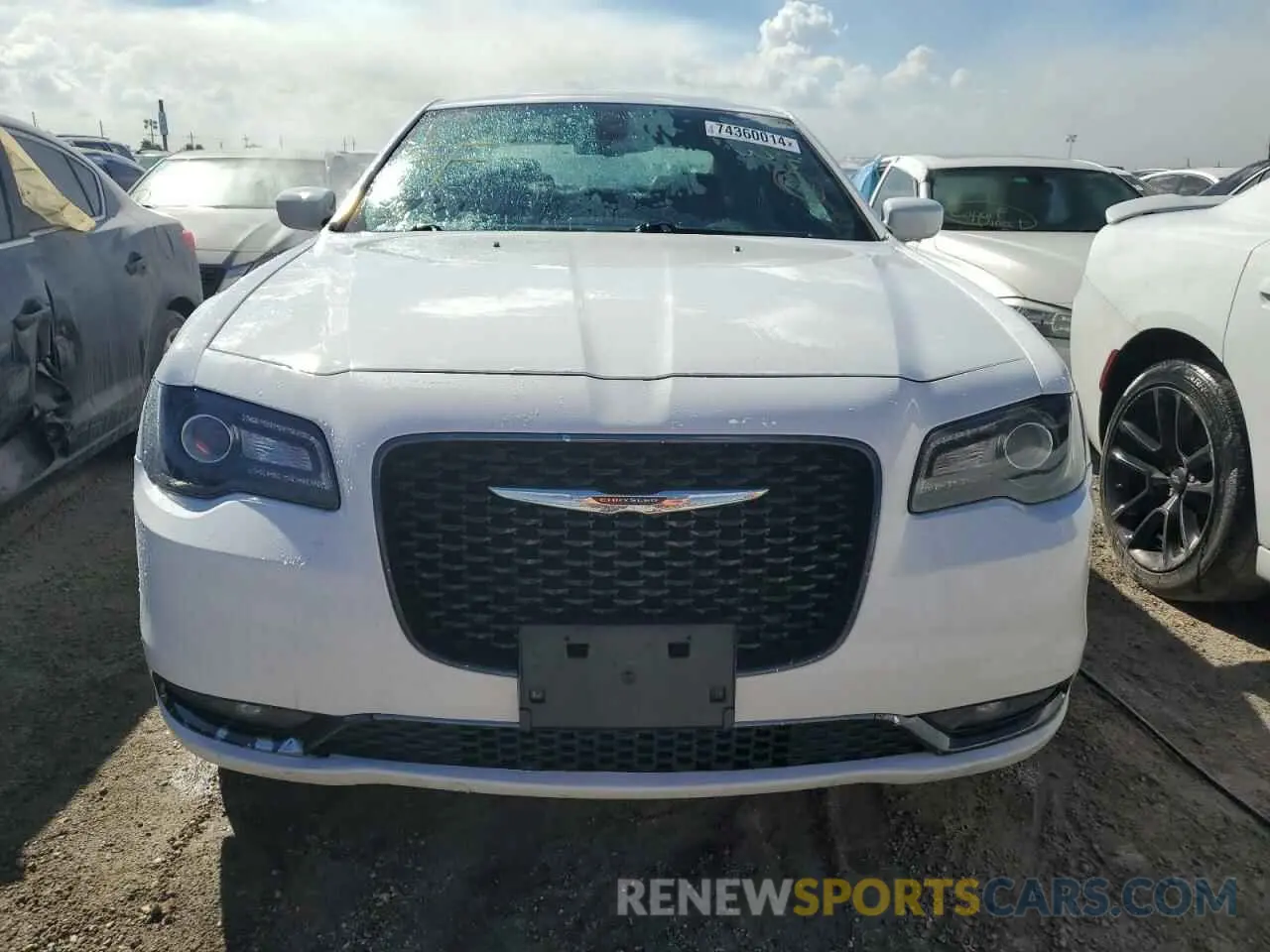 5 Photograph of a damaged car 2C3CCAGGXKH635243 CHRYSLER 300 2019