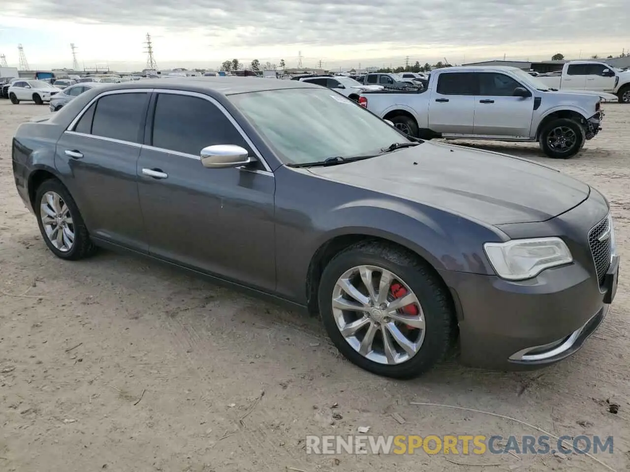 4 Photograph of a damaged car 2C3CCAKG0KH560348 CHRYSLER 300 2019