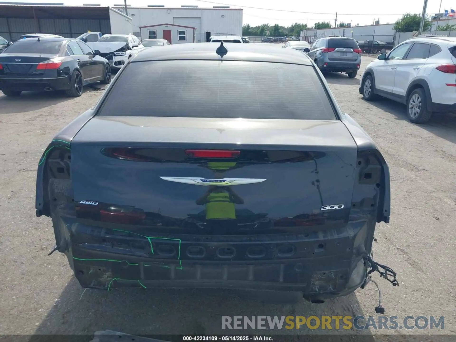 17 Фотография поврежденного автомобиля 2C3CCAKG5KH659425 CHRYSLER 300 2019