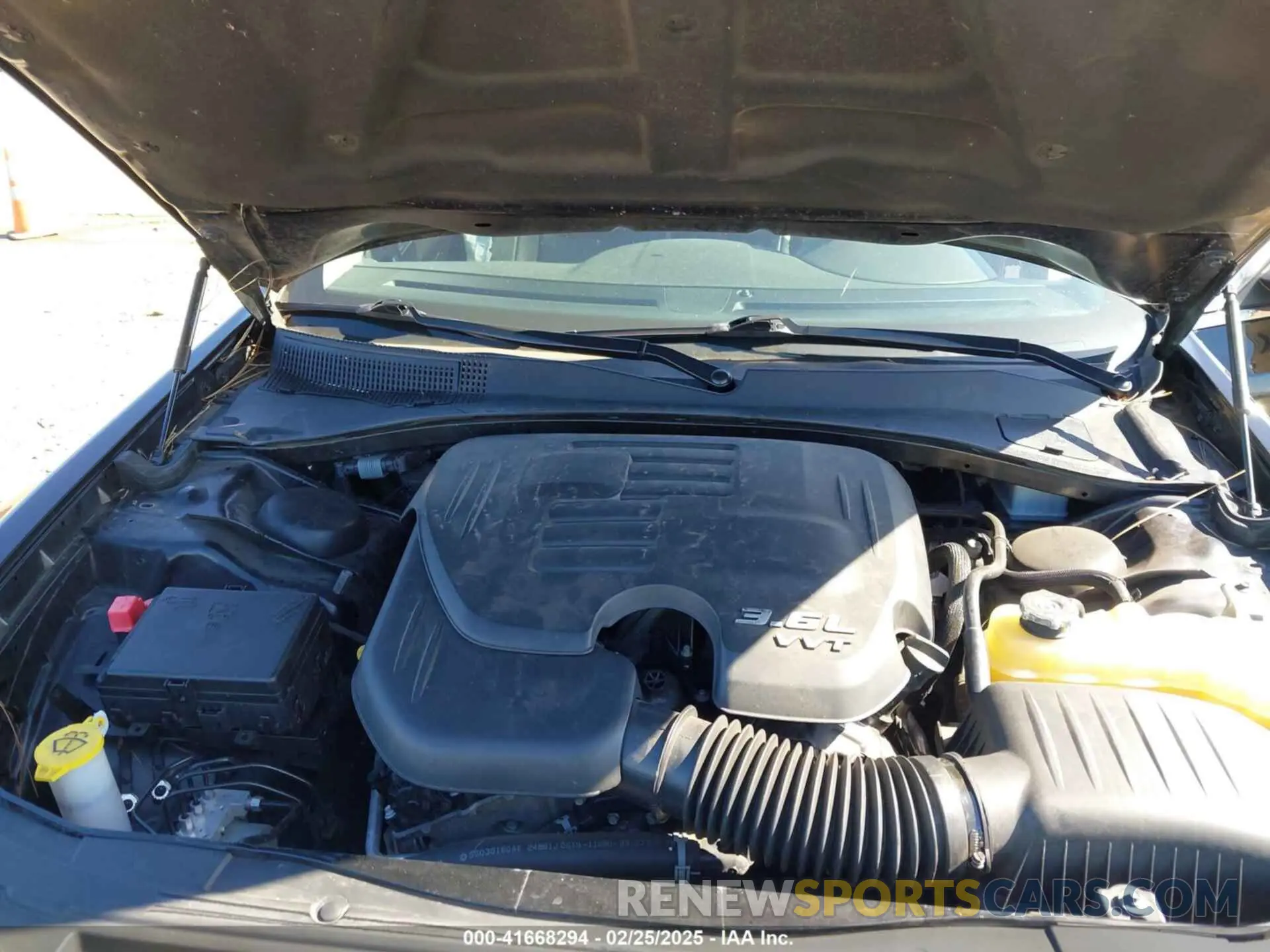 10 Photograph of a damaged car 2C3CCAKG8KH610865 CHRYSLER 300 2019