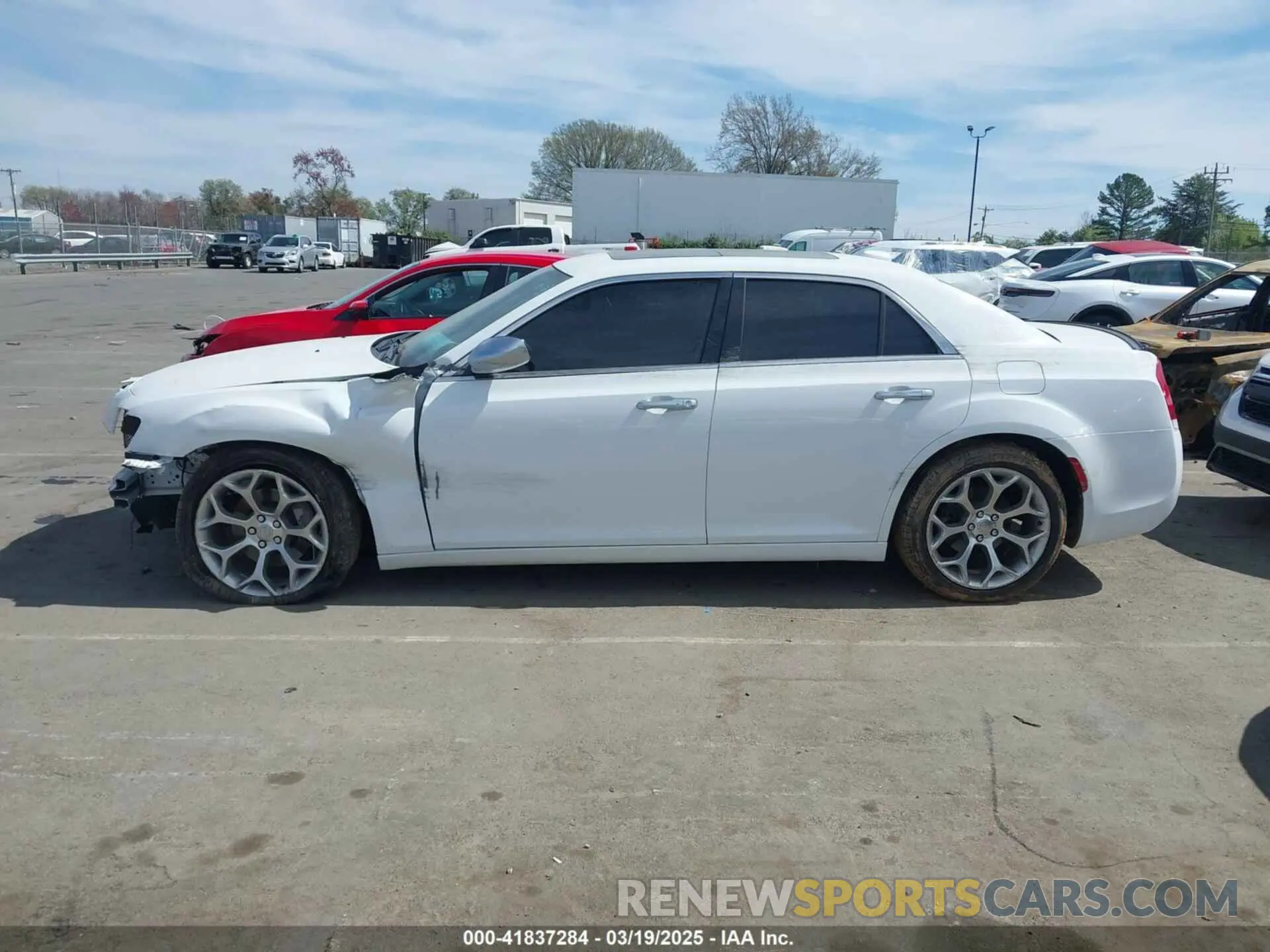 14 Photograph of a damaged car 2C3CCAPT5KH606049 CHRYSLER 300 2019