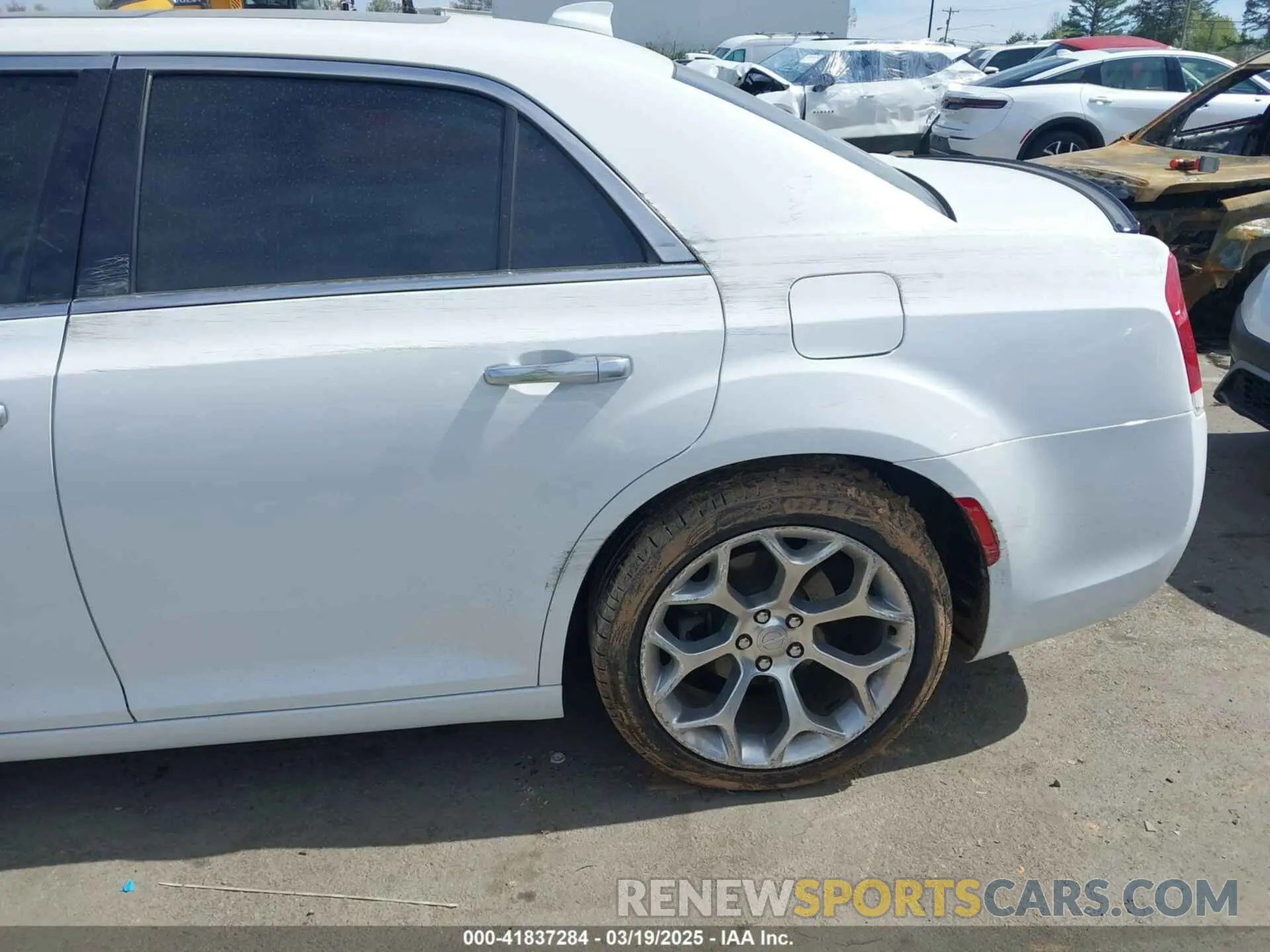 20 Photograph of a damaged car 2C3CCAPT5KH606049 CHRYSLER 300 2019