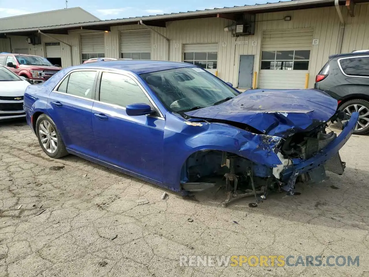 4 Photograph of a damaged car 2C3CCARG2KH556565 CHRYSLER 300 2019