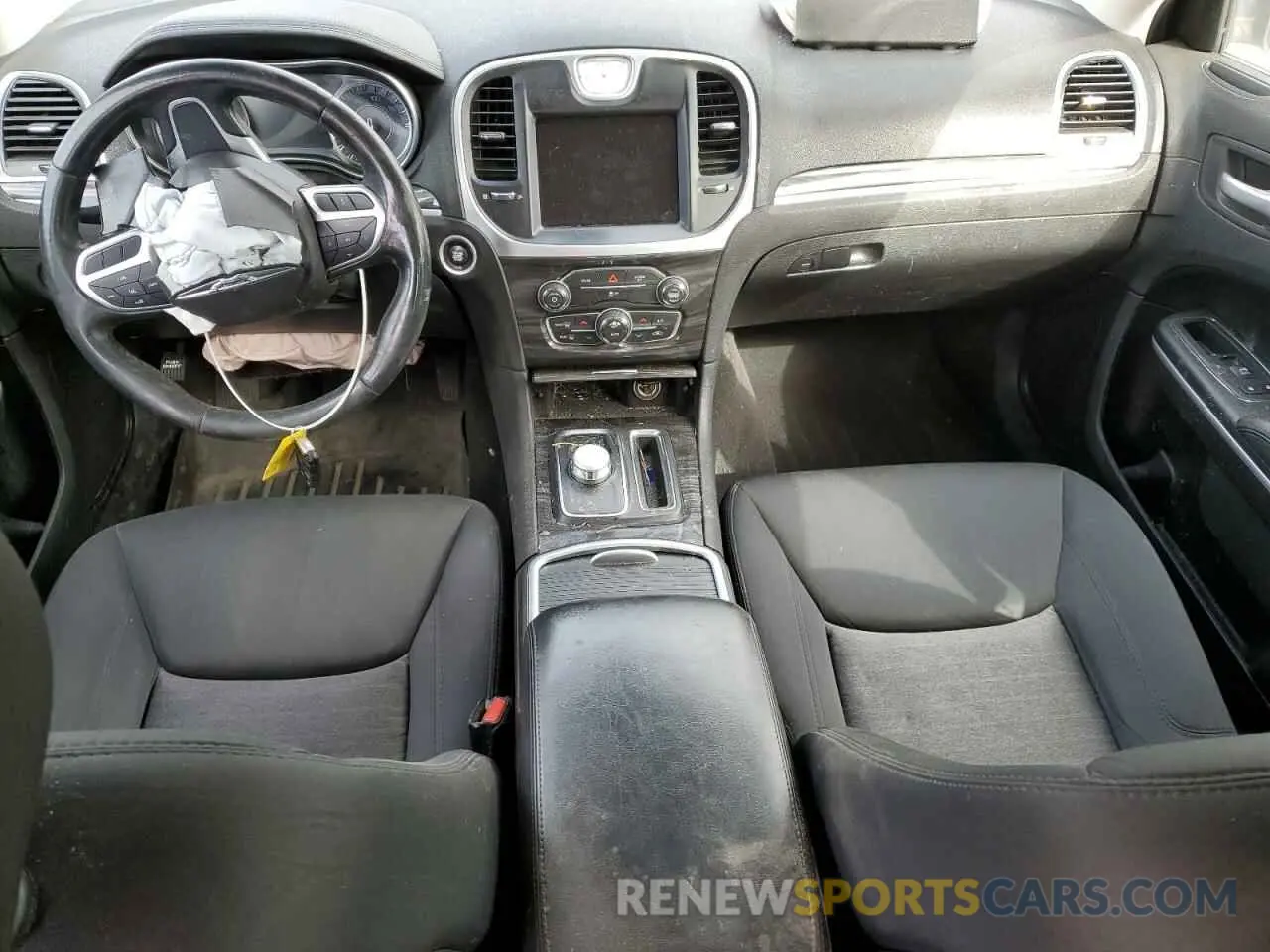 8 Photograph of a damaged car 2C3CCARG2KH556565 CHRYSLER 300 2019