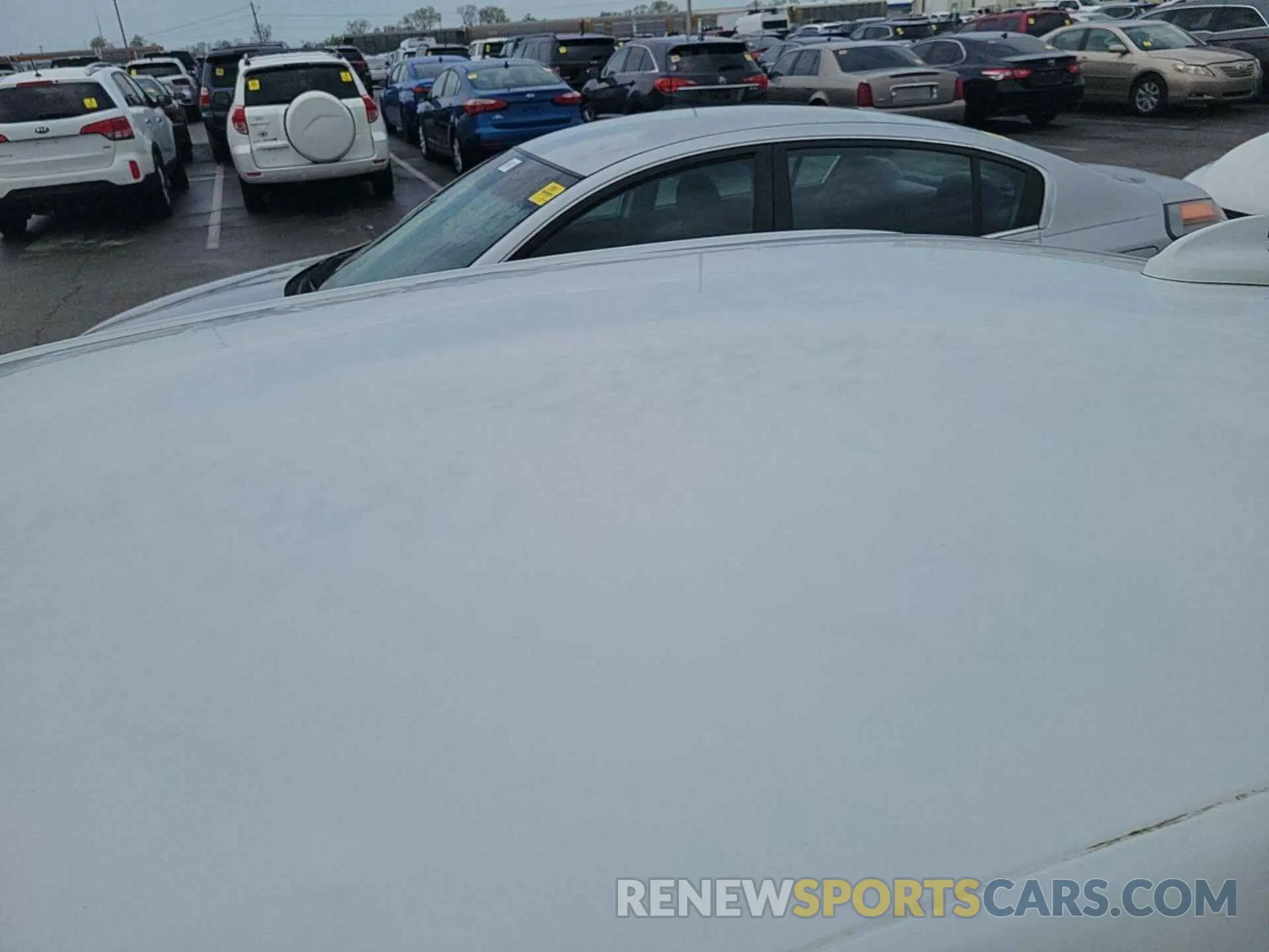 8 Photograph of a damaged car 2C3CCARG6KH618257 CHRYSLER 300 2019