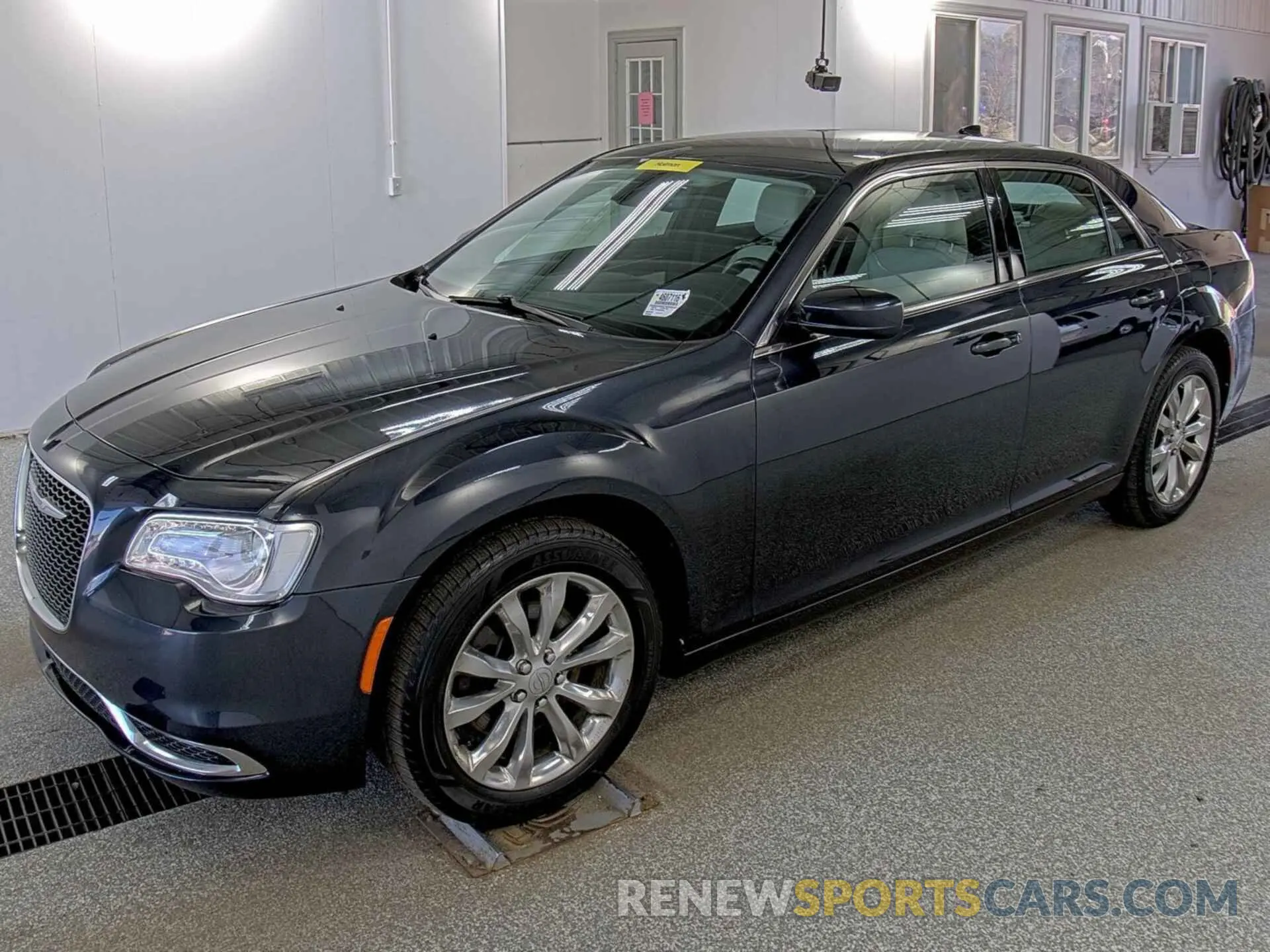 3 Фотография поврежденного автомобиля 2C3CCARG7KH556447 CHRYSLER 300 2019