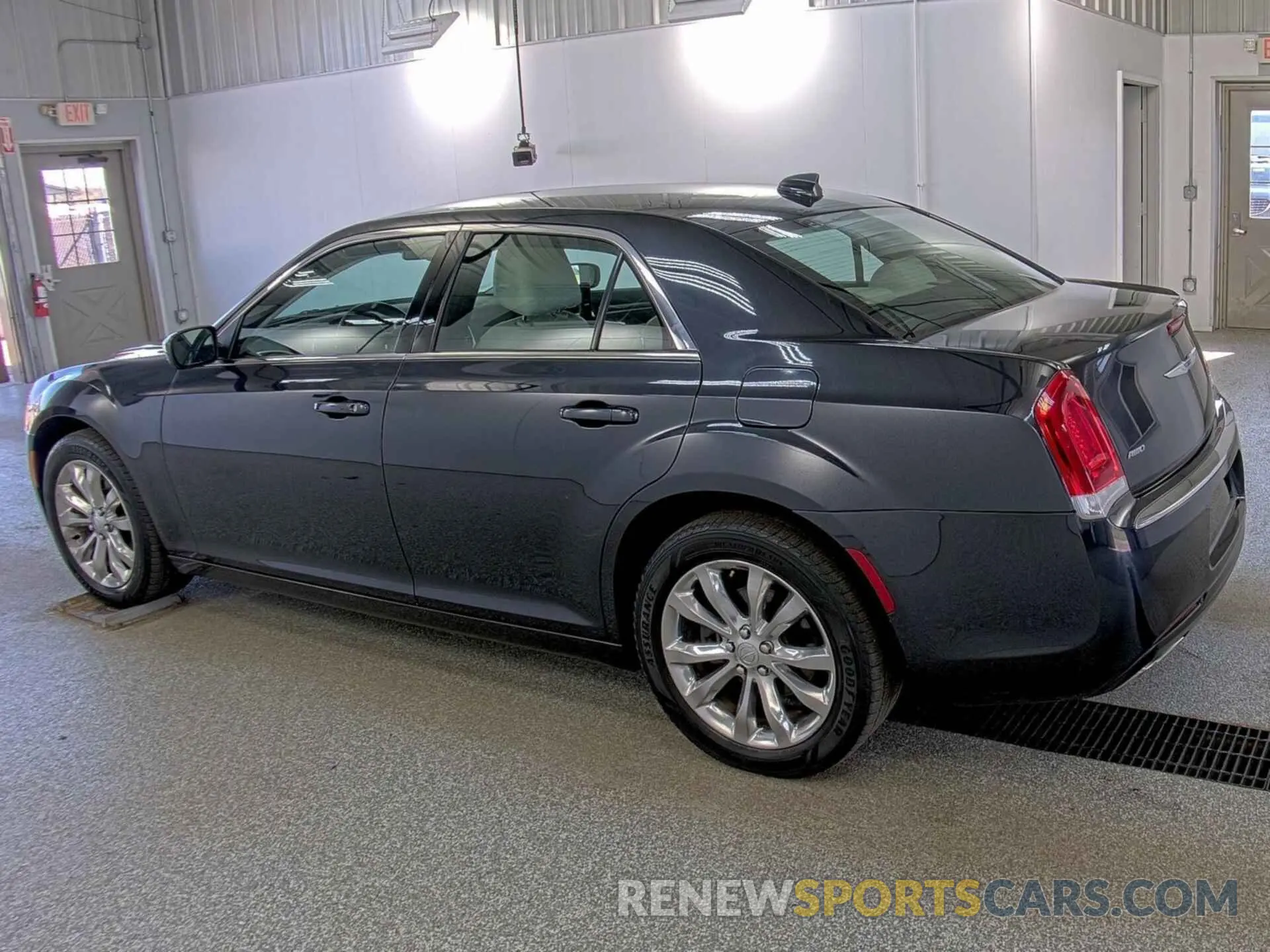 35 Фотография поврежденного автомобиля 2C3CCARG7KH556447 CHRYSLER 300 2019