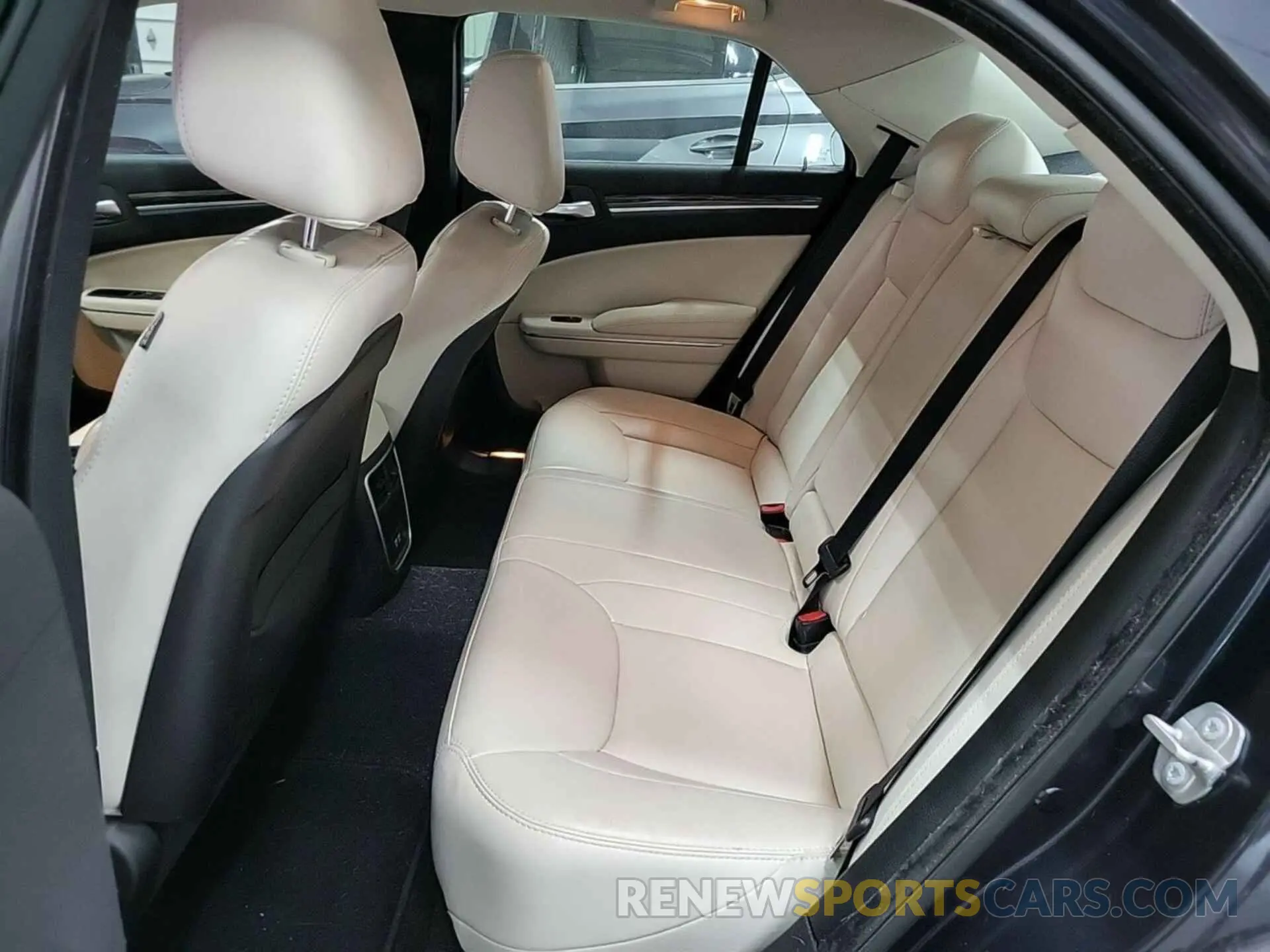 36 Фотография поврежденного автомобиля 2C3CCARG7KH556447 CHRYSLER 300 2019