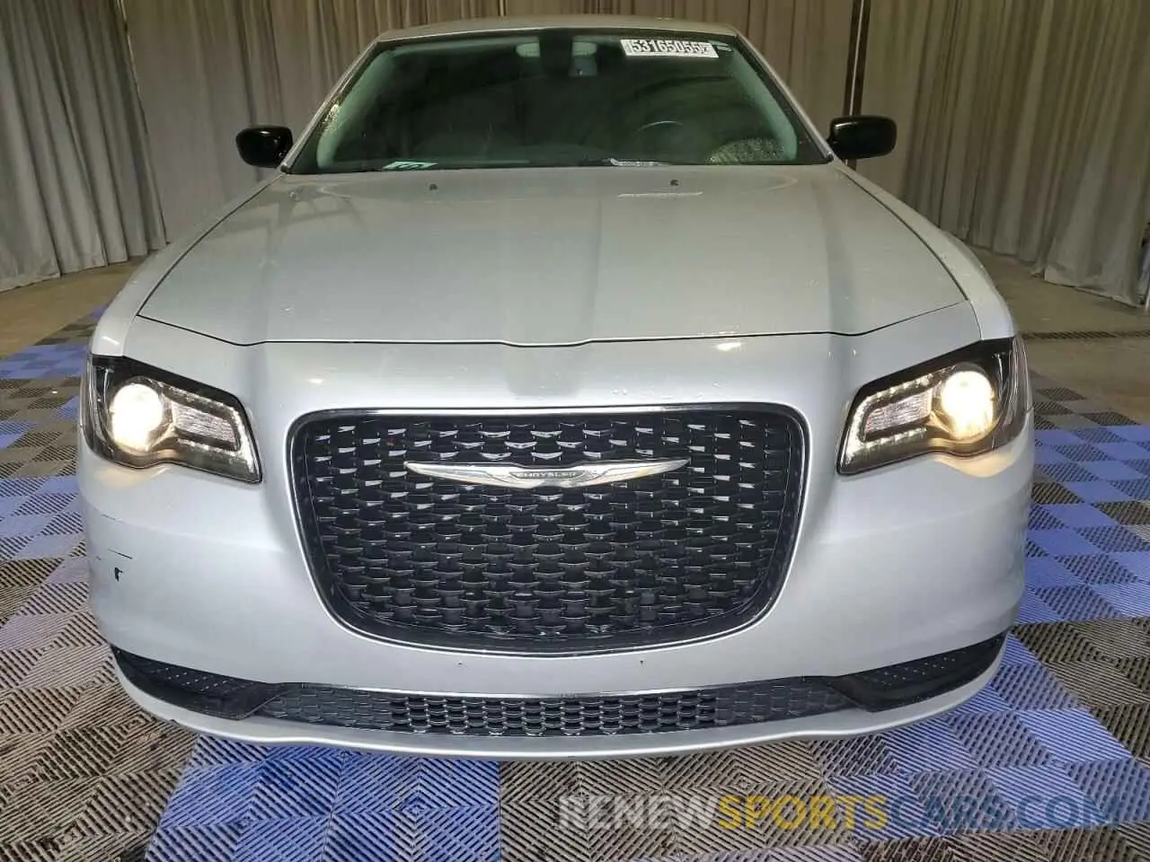 5 Photograph of a damaged car 2C3CCARG8KH666343 CHRYSLER 300 2019