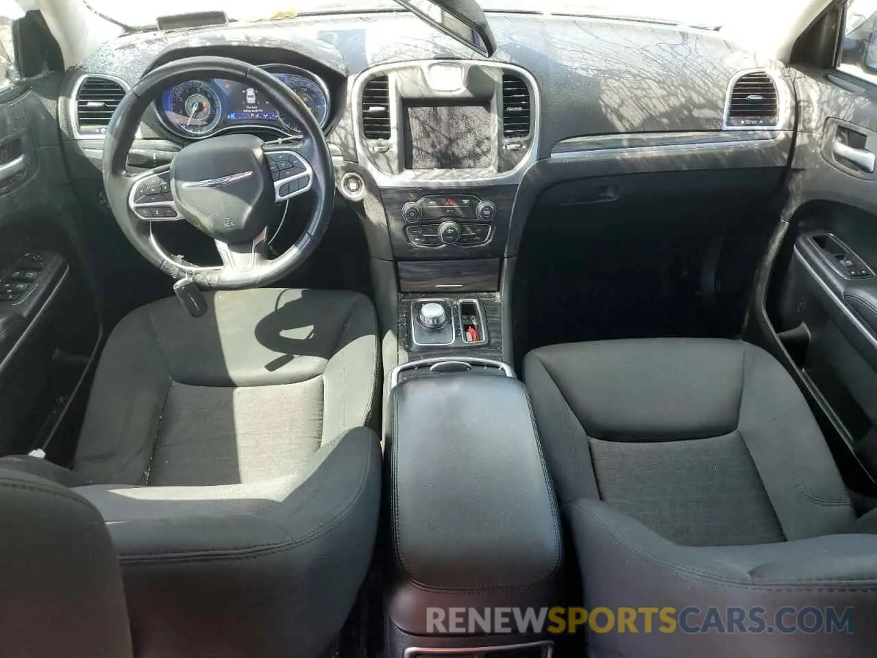 8 Фотография поврежденного автомобиля 2C3CCAAG2LH103057 CHRYSLER 300 2020
