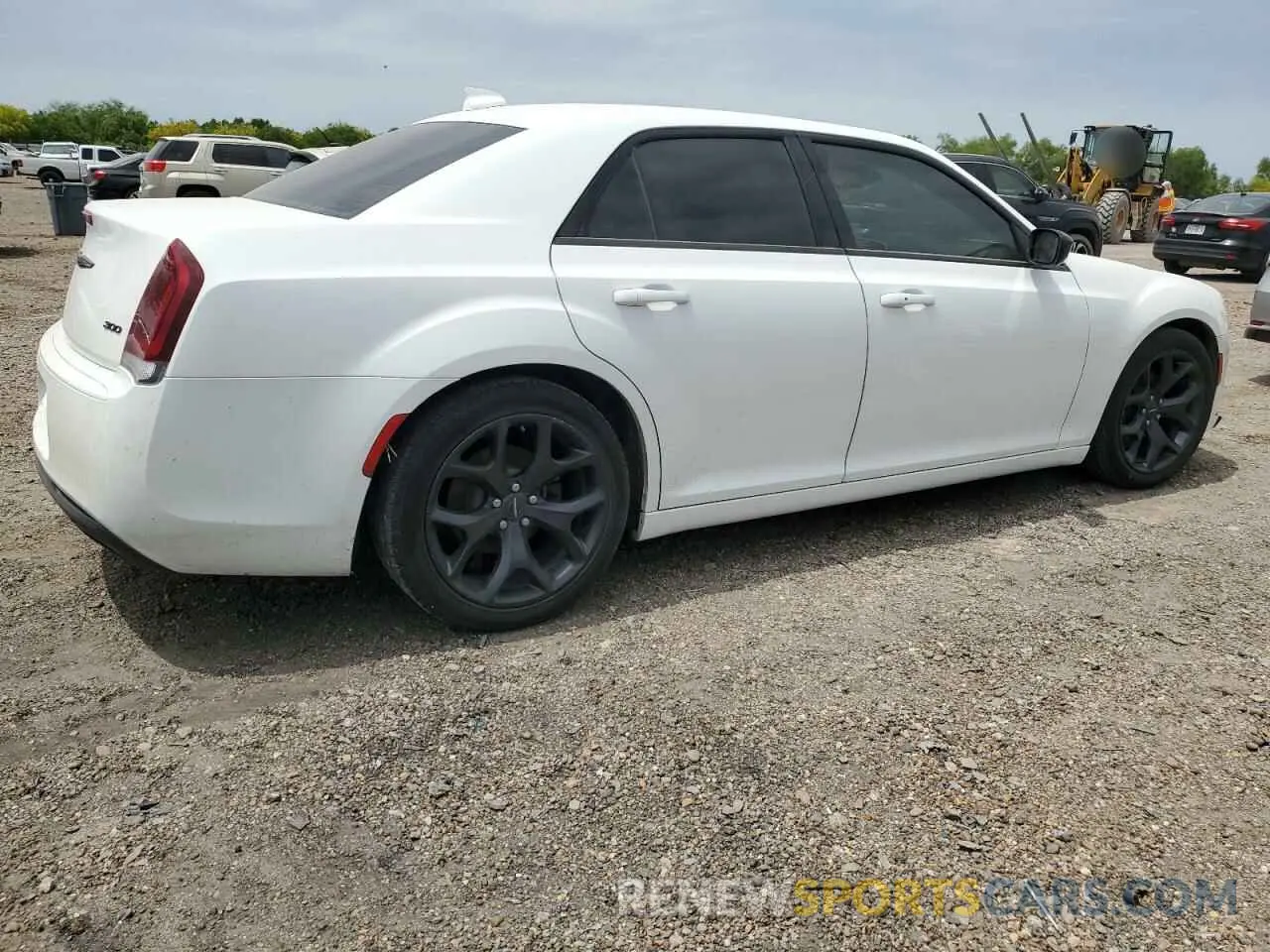 3 Photograph of a damaged car 2C3CCAAG5LH181543 CHRYSLER 300 2020
