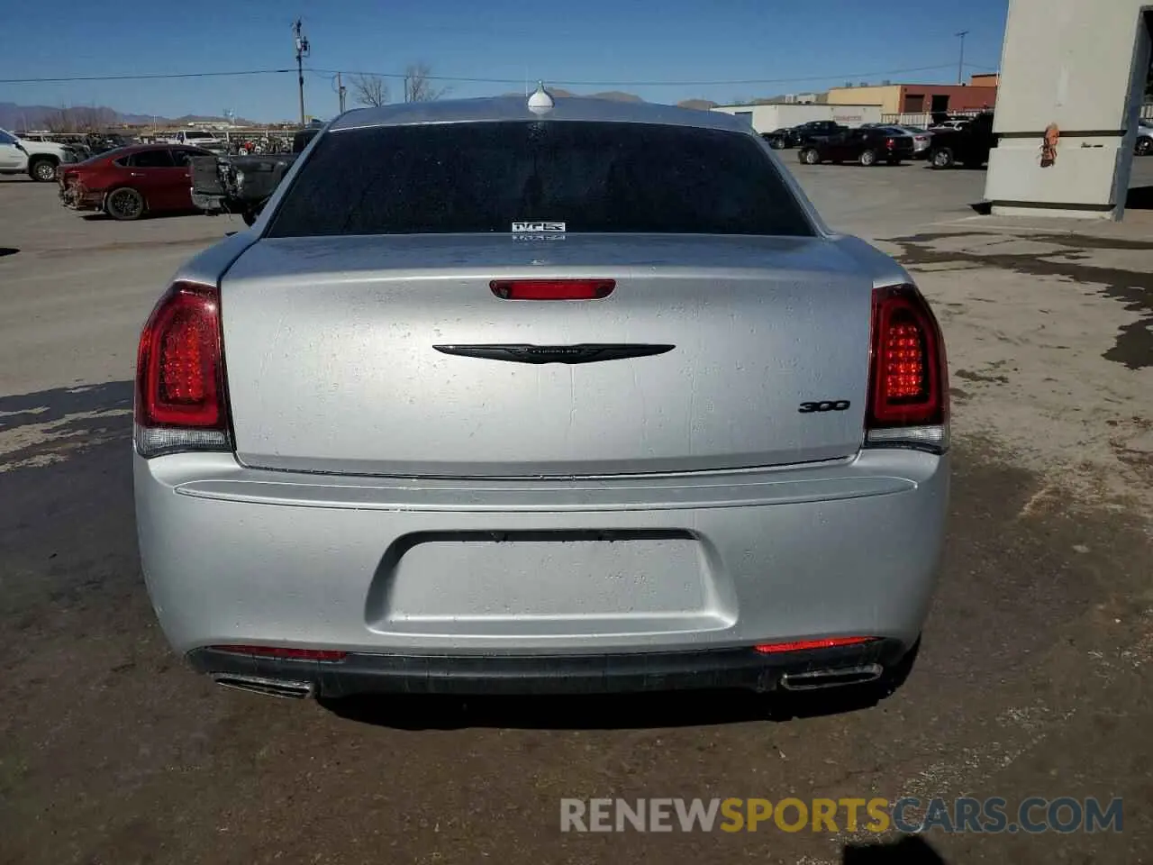 6 Photograph of a damaged car 2C3CCAAG7LH172598 CHRYSLER 300 2020