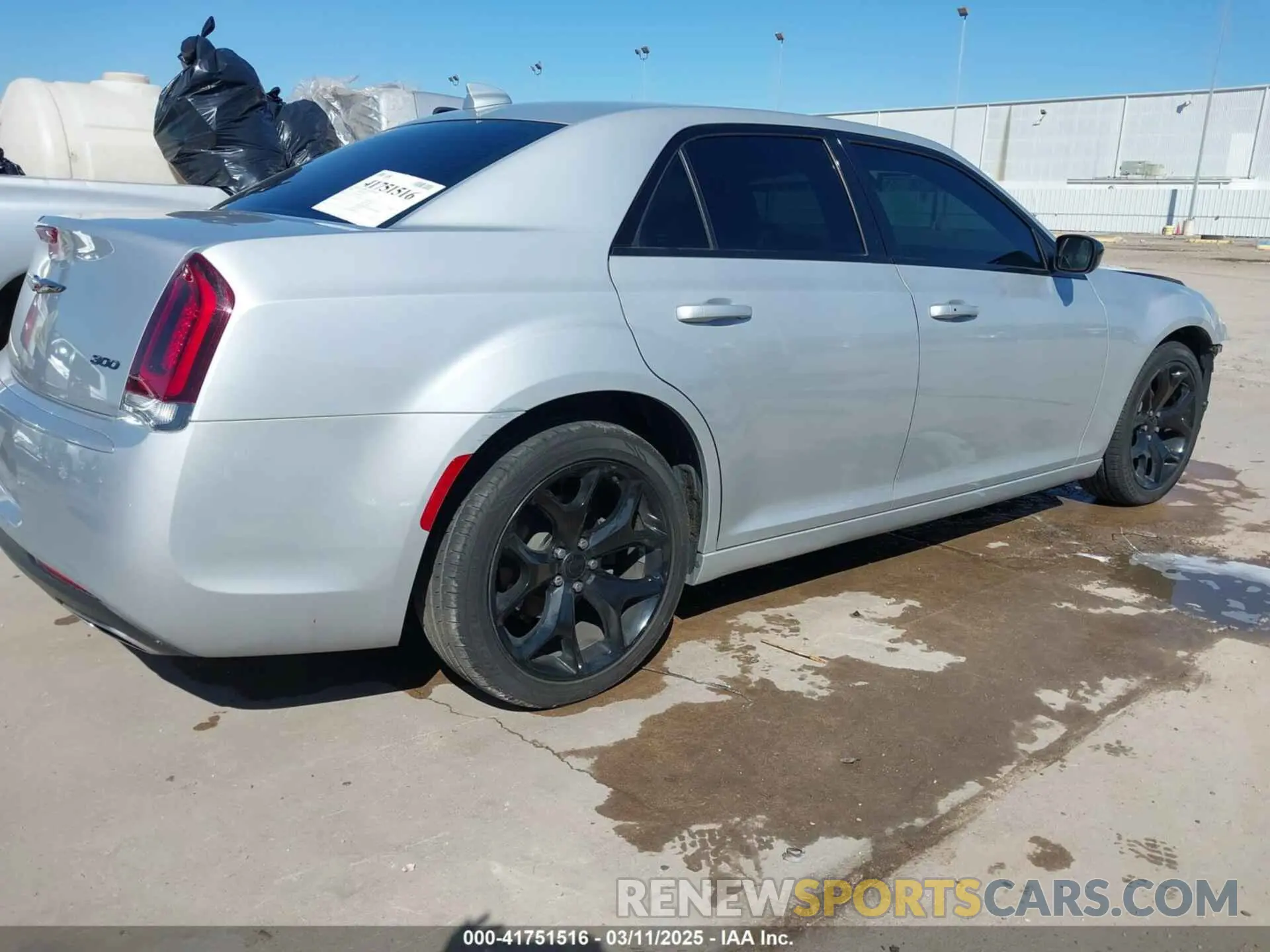 4 Photograph of a damaged car 2C3CCAAG8LH160296 CHRYSLER 300 2020