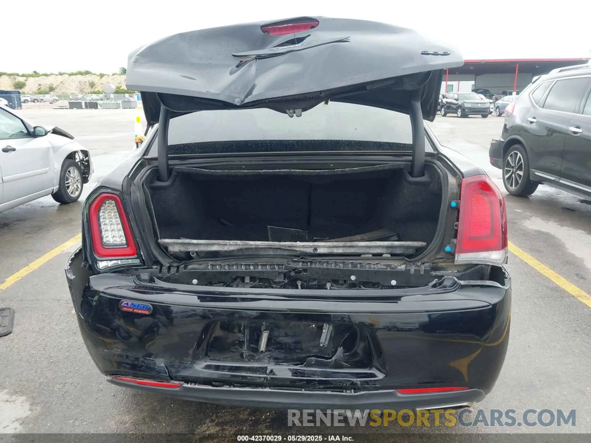 16 Фотография поврежденного автомобиля 2C3CCAAG8LH233604 CHRYSLER 300 2020