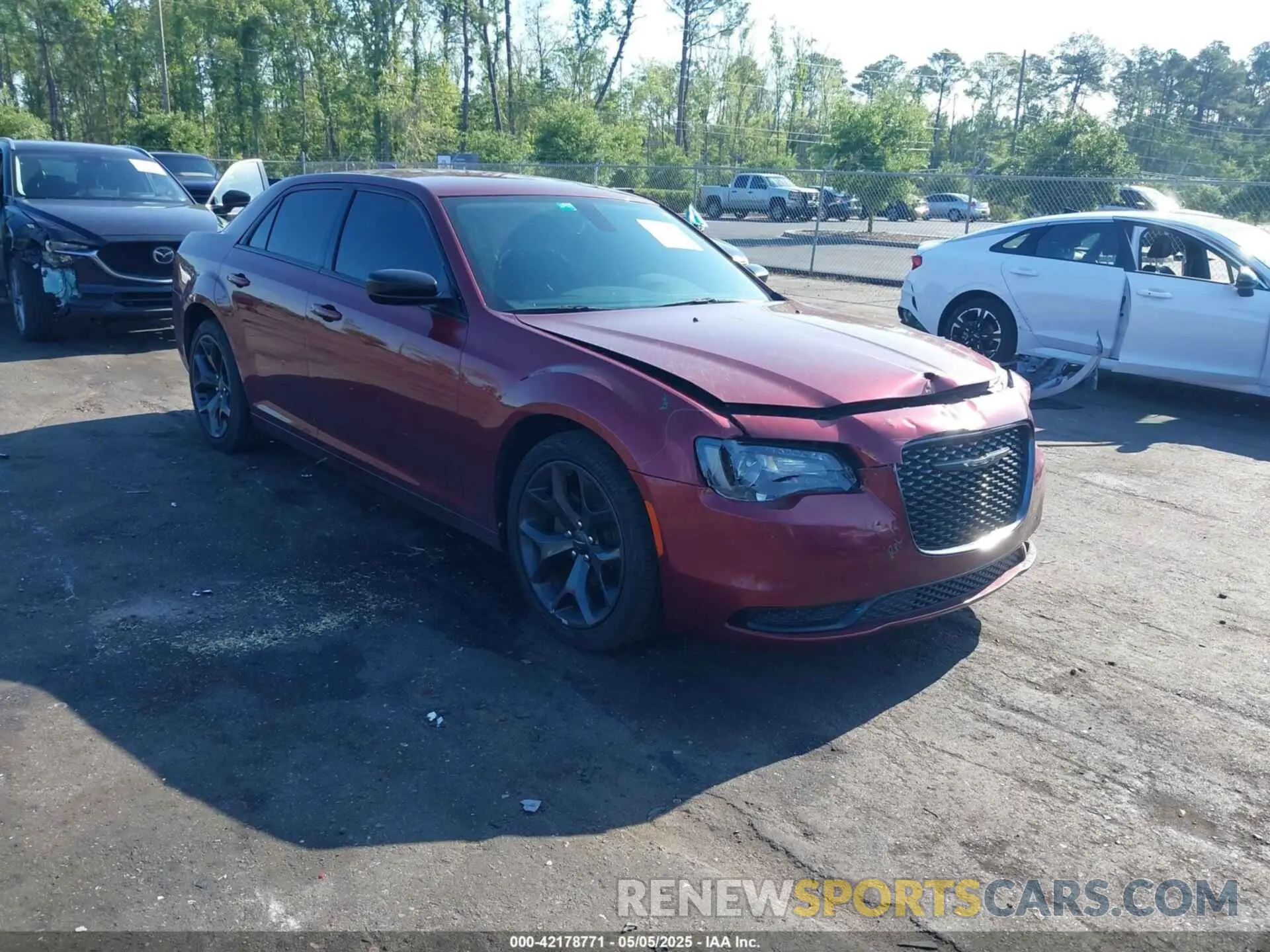 1 Фотография поврежденного автомобиля 2C3CCAAG9LH172585 CHRYSLER 300 2020