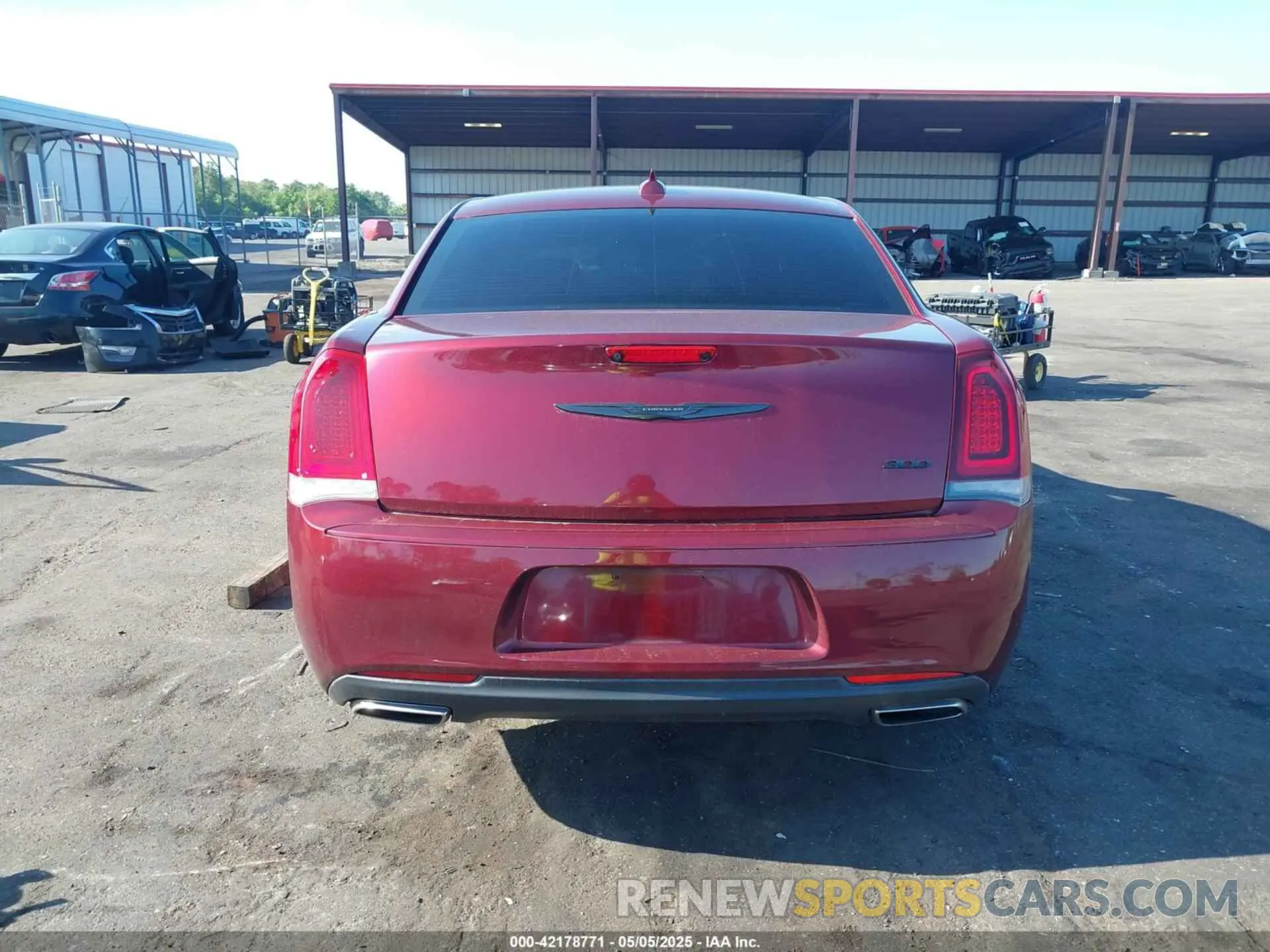 16 Фотография поврежденного автомобиля 2C3CCAAG9LH172585 CHRYSLER 300 2020