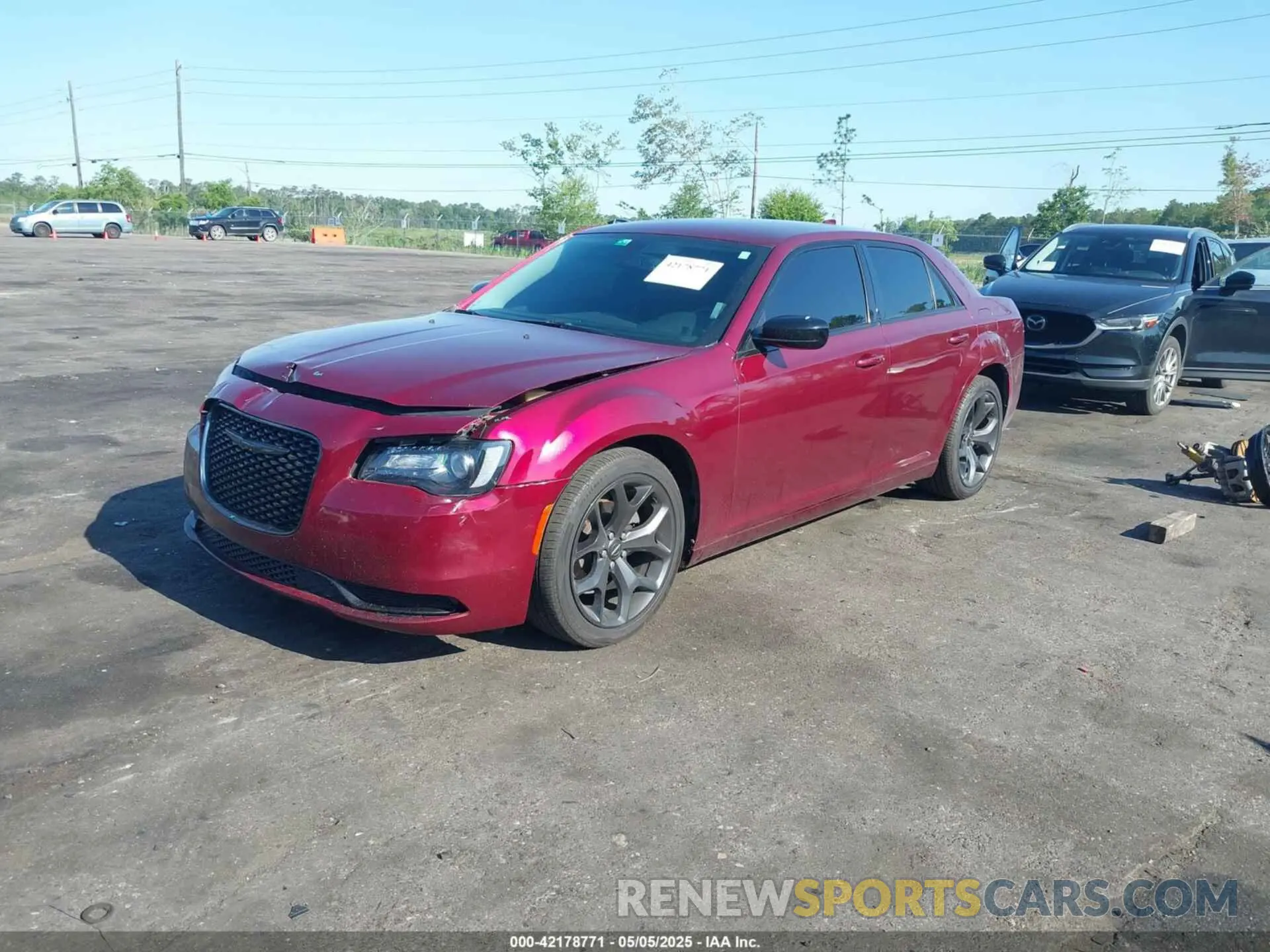 2 Фотография поврежденного автомобиля 2C3CCAAG9LH172585 CHRYSLER 300 2020