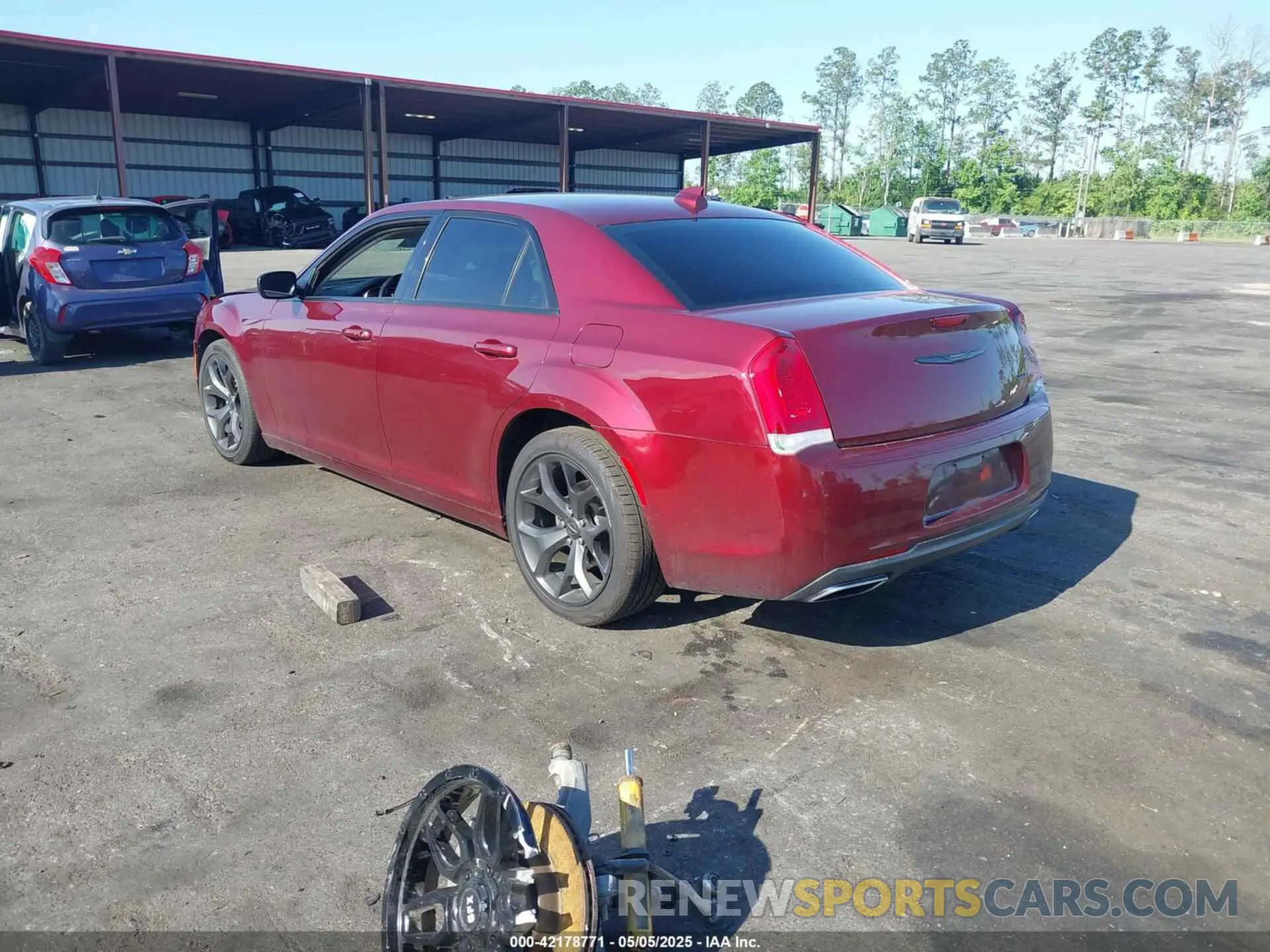 3 Фотография поврежденного автомобиля 2C3CCAAG9LH172585 CHRYSLER 300 2020