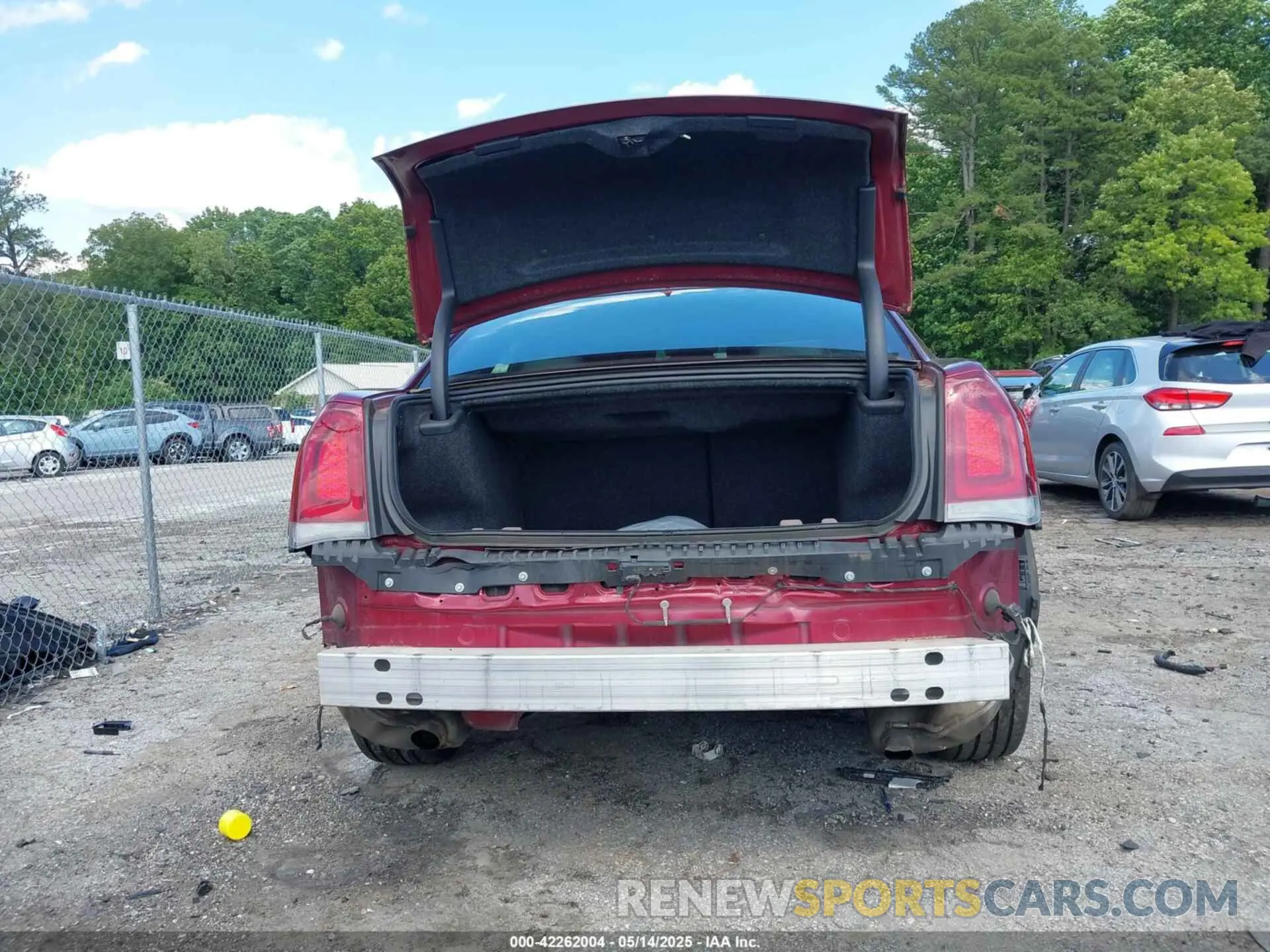 6 Photograph of a damaged car 2C3CCABG0LH145757 CHRYSLER 300 2020