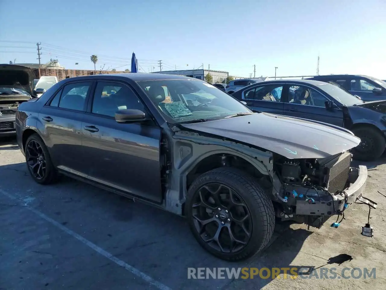 4 Photograph of a damaged car 2C3CCABG3LH158907 CHRYSLER 300 2020